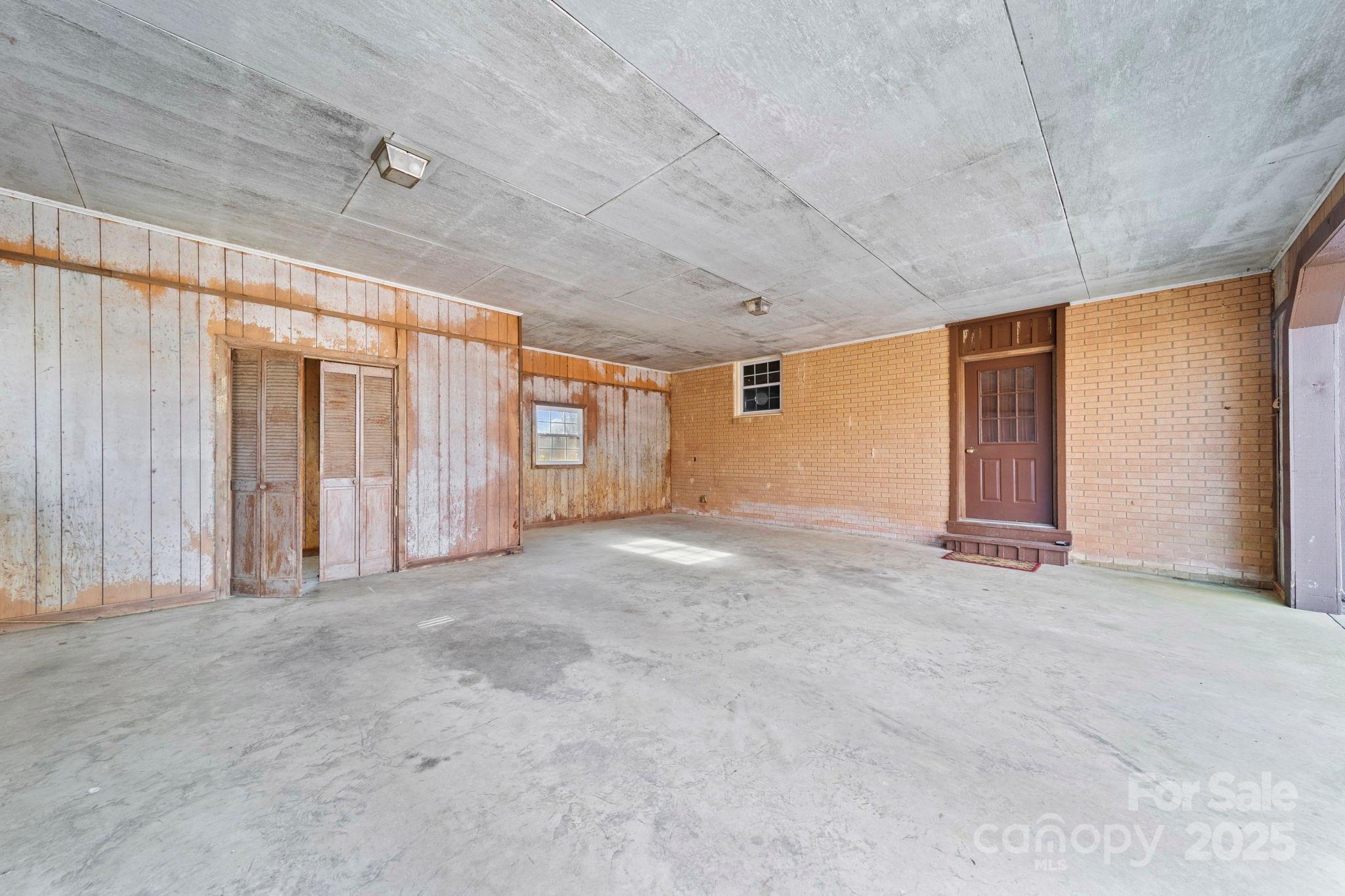 2415 Hargette Road — Monroe