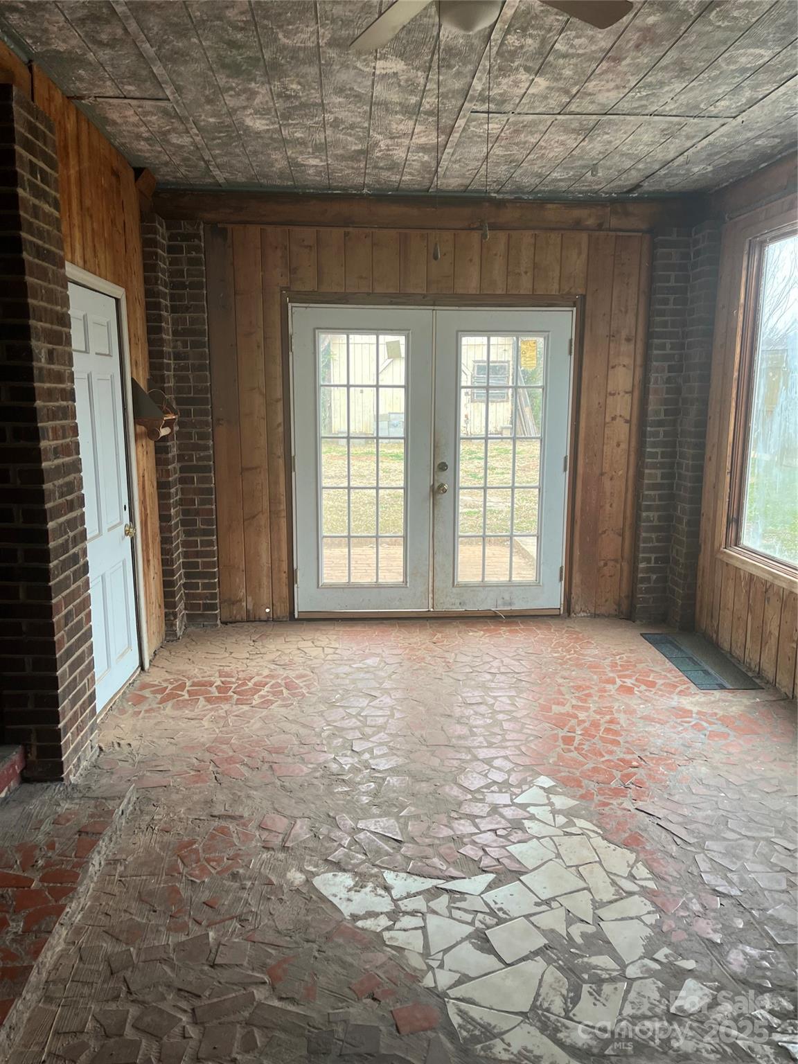 206 E Catawba Drive — Mount Holly