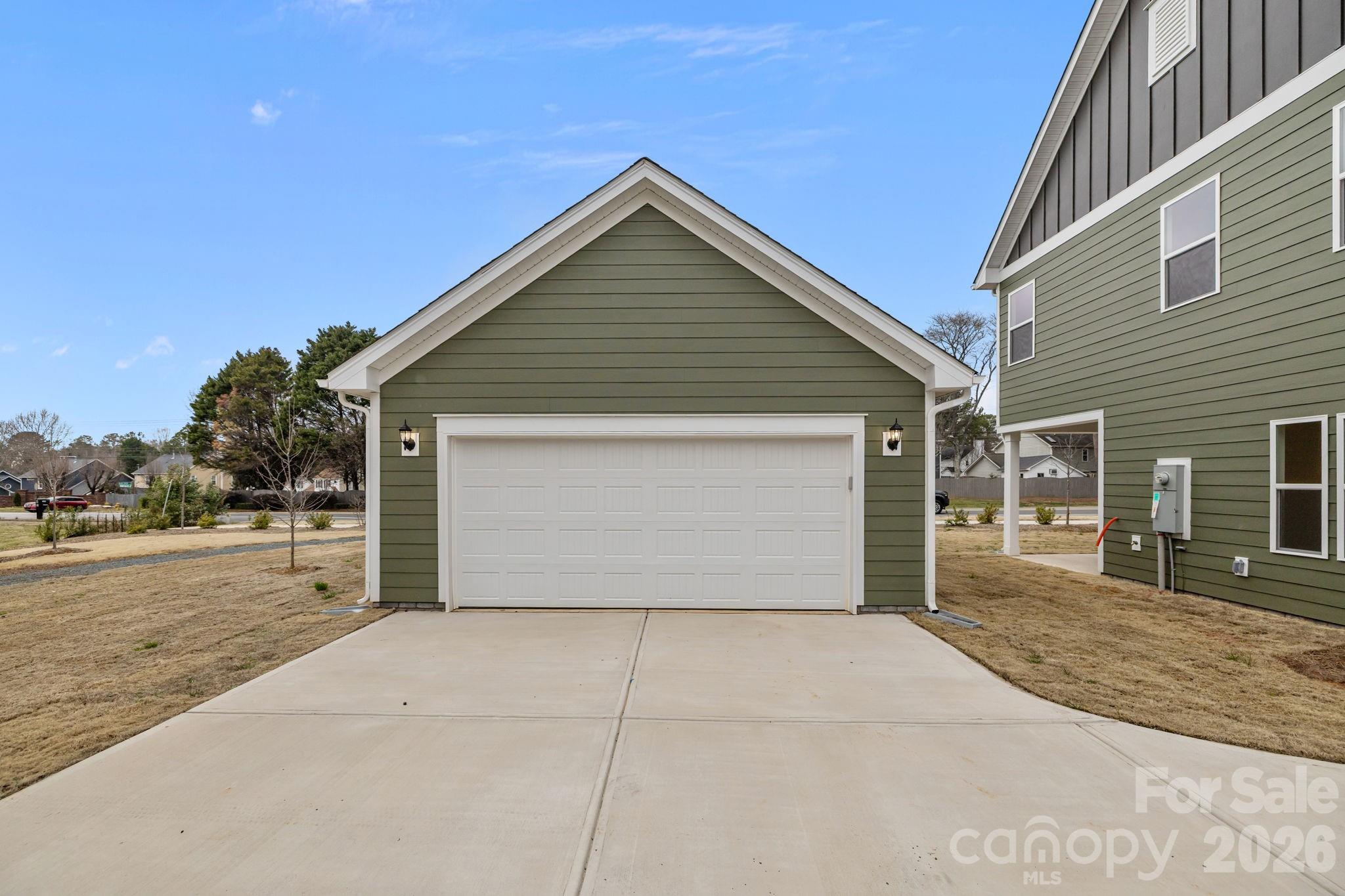 4004 Grommet Court — Matthews