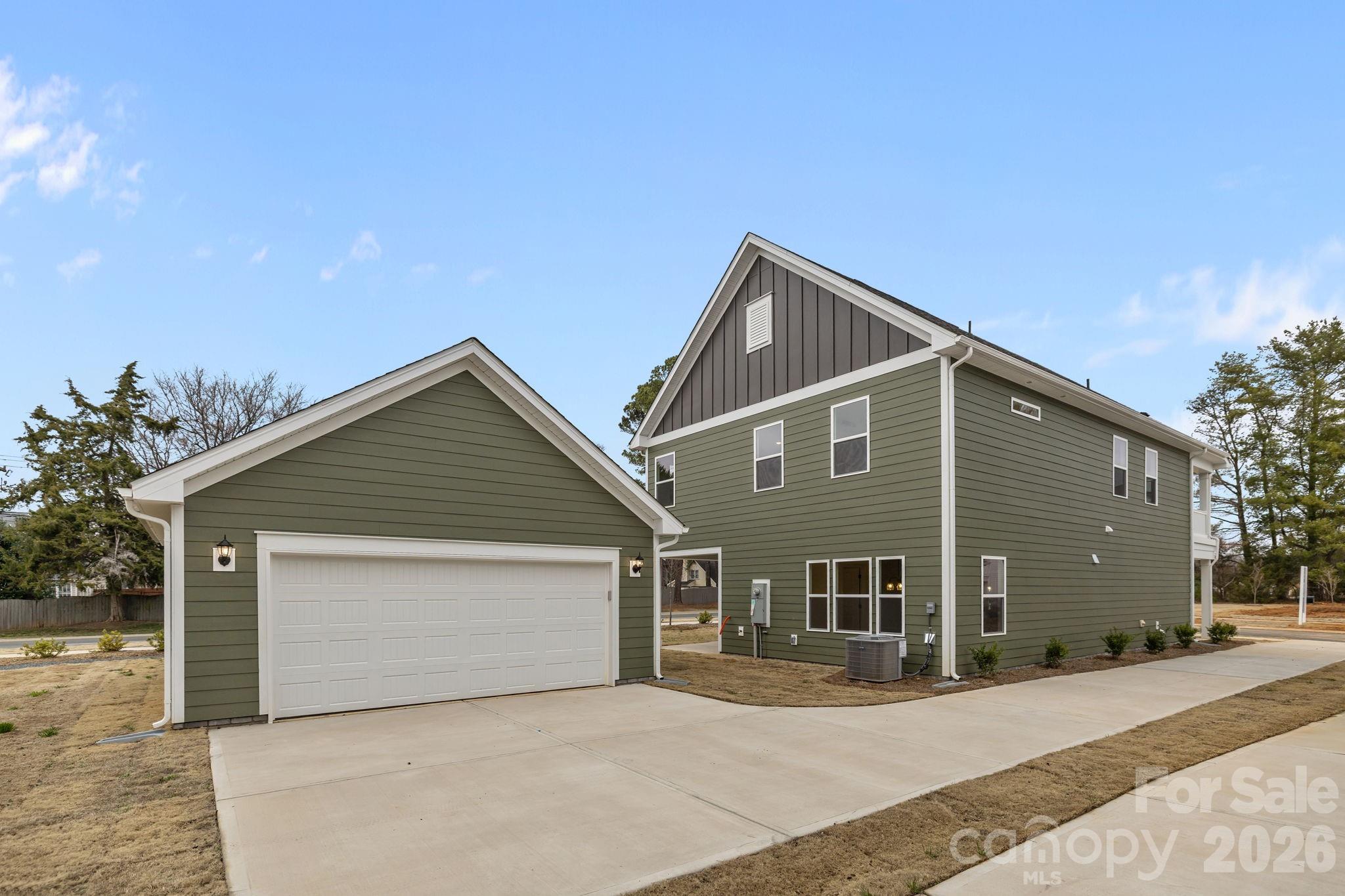 4004 Grommet Court — Matthews