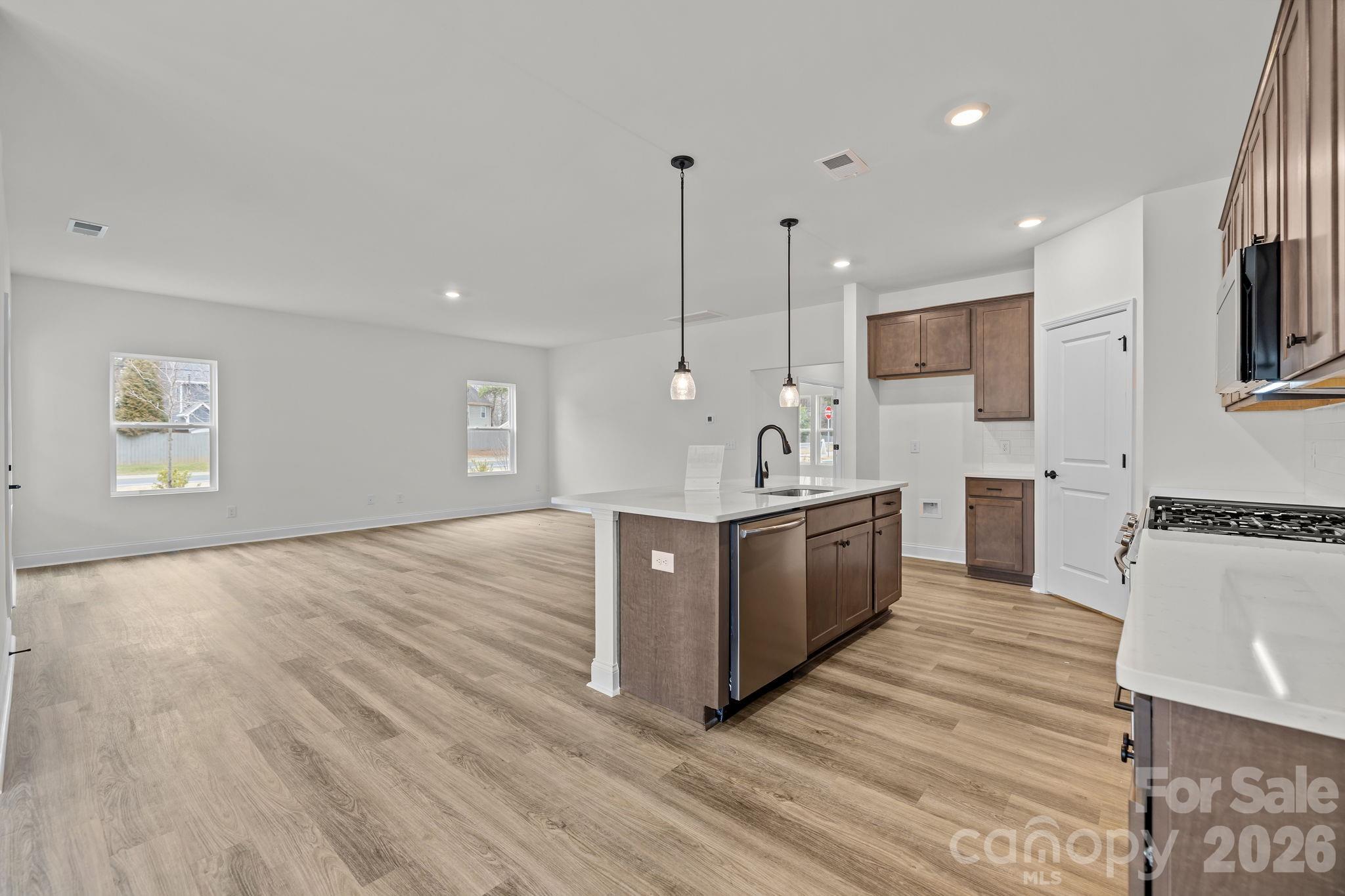 4004 Grommet Court — Matthews