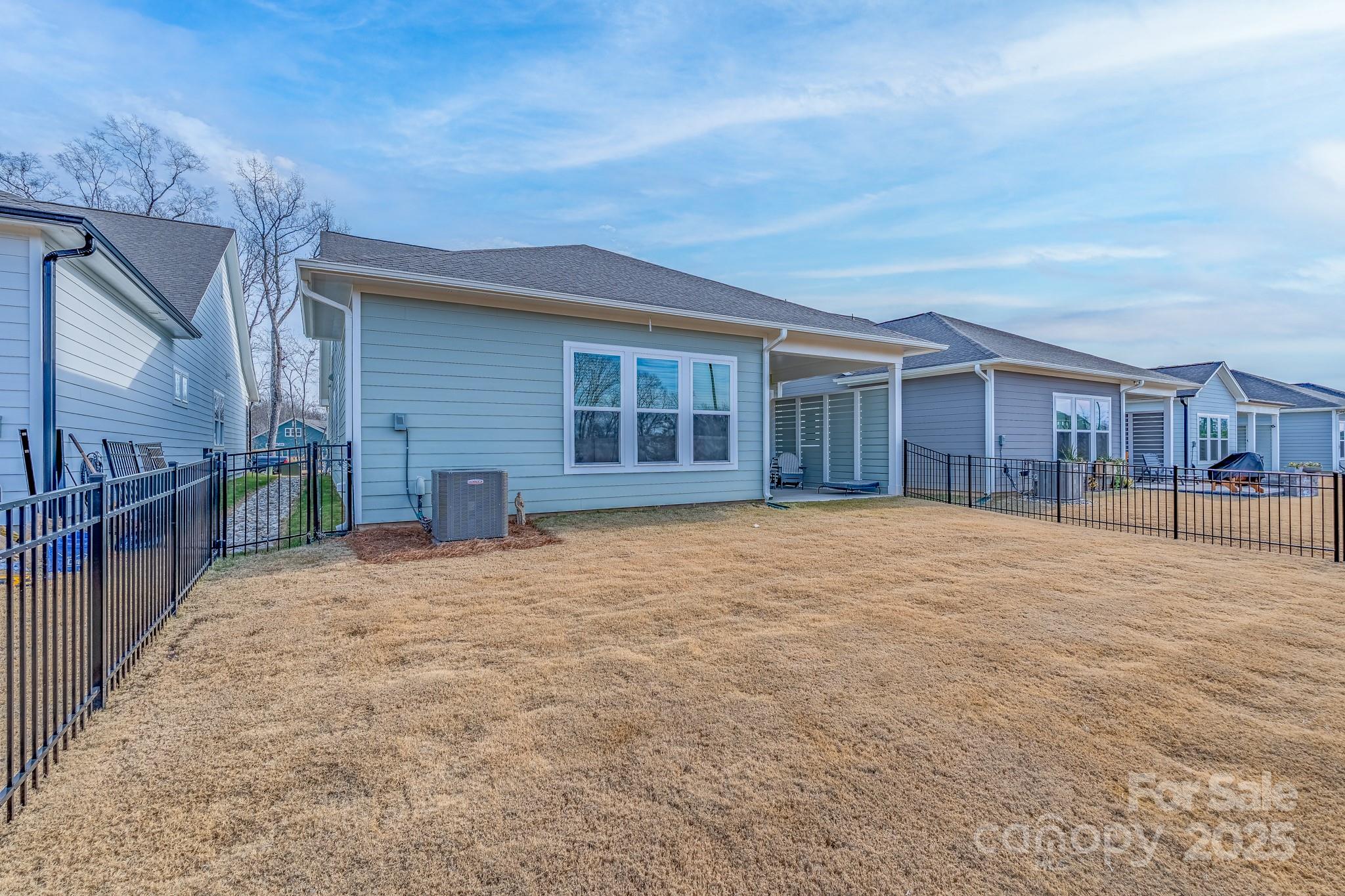 1038 Idyllic Lane — Waxhaw
