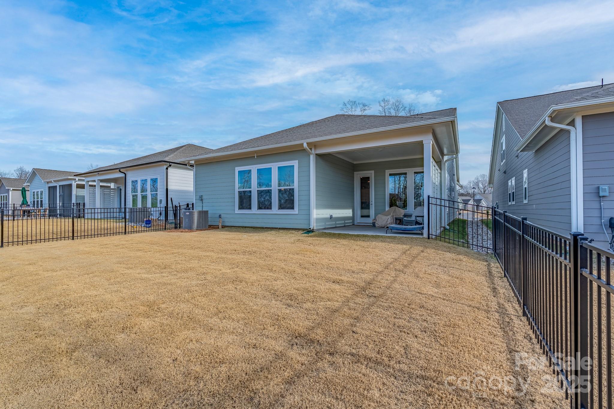 1038 Idyllic Lane — Waxhaw