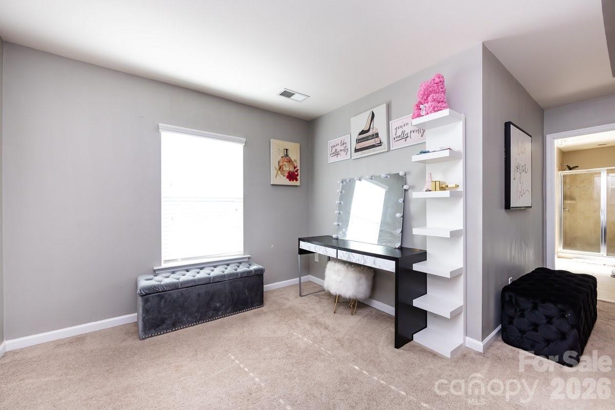 8931 Happiness Road — Harrisburg