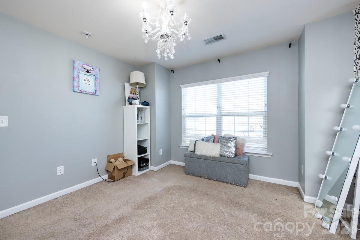 8931 Happiness Road — Harrisburg