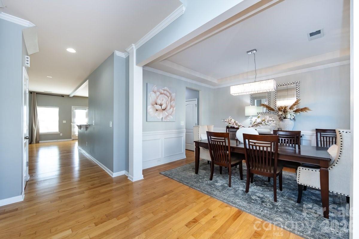 8931 Happiness Road — Harrisburg