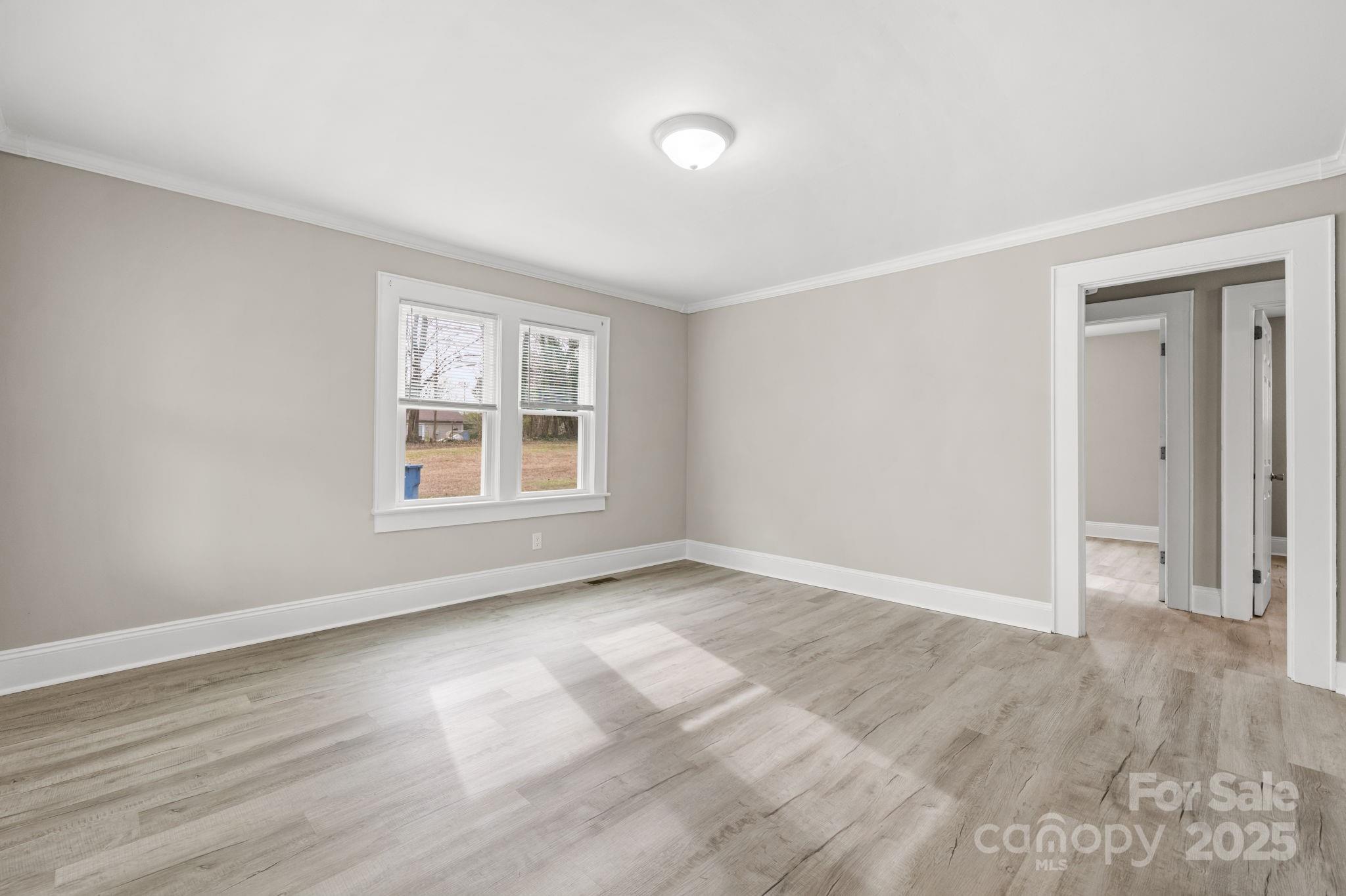 1529 4th Street NE — Hickory