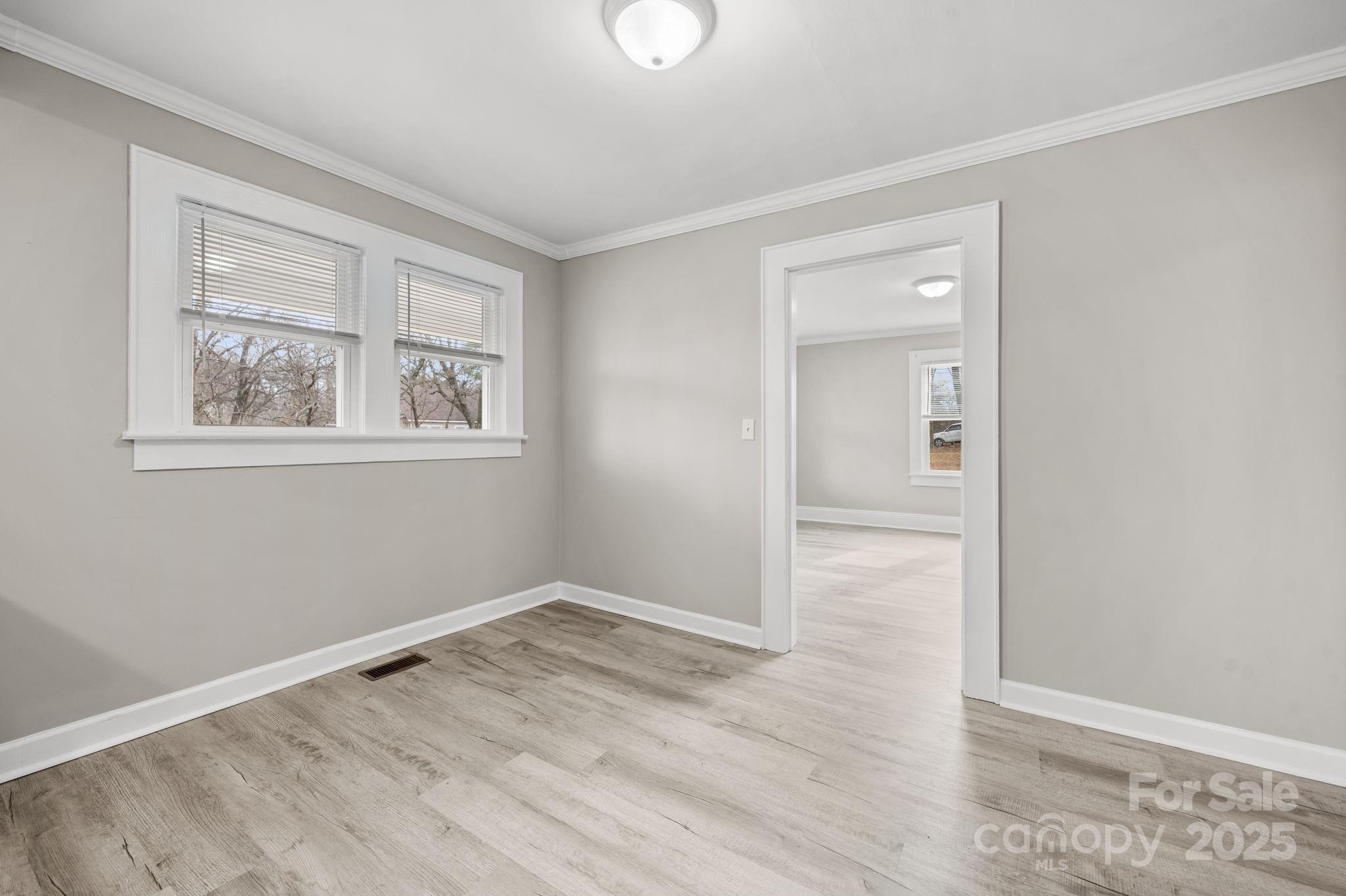 1529 4th Street NE — Hickory