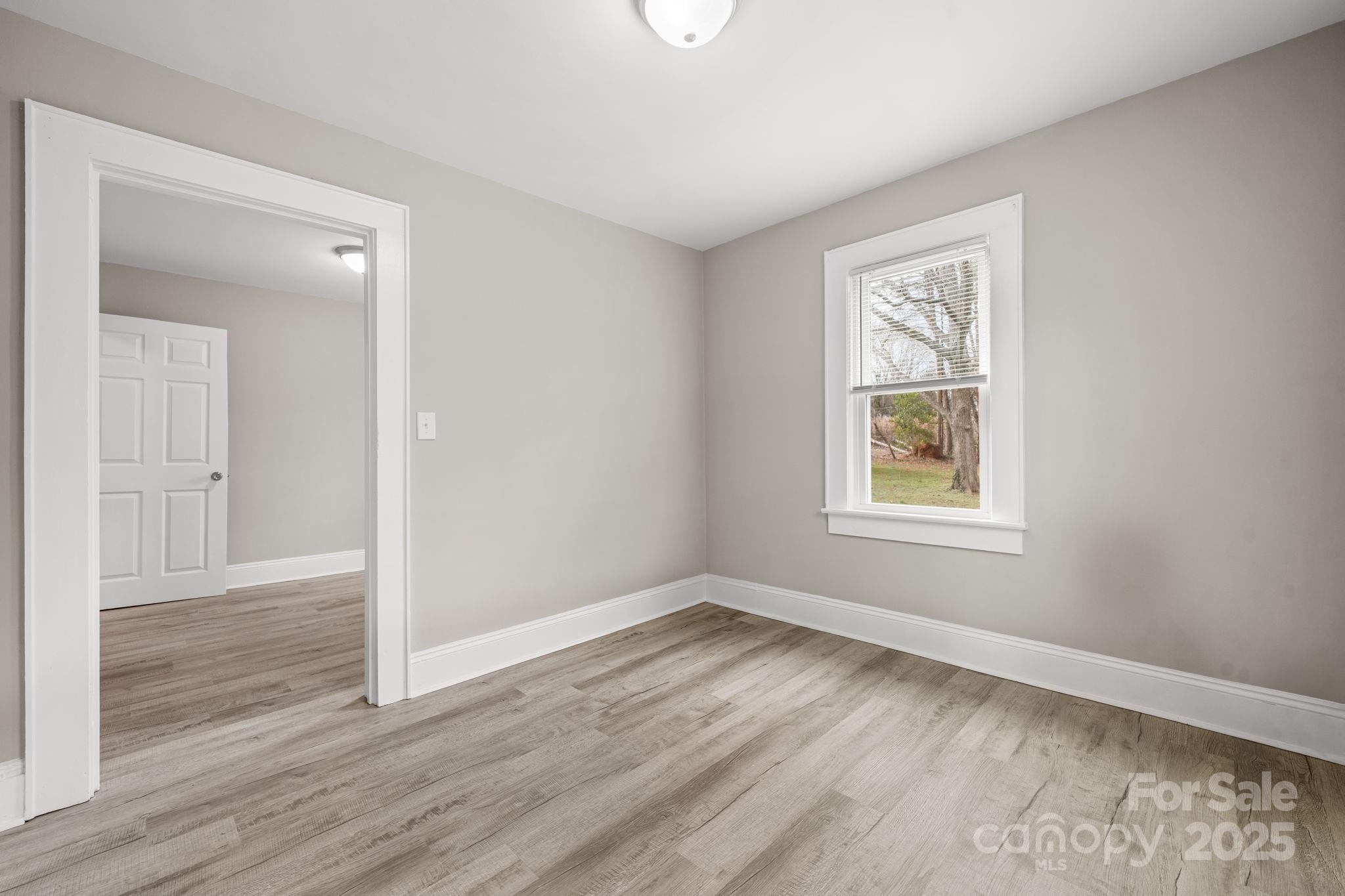 1529 4th Street NE — Hickory