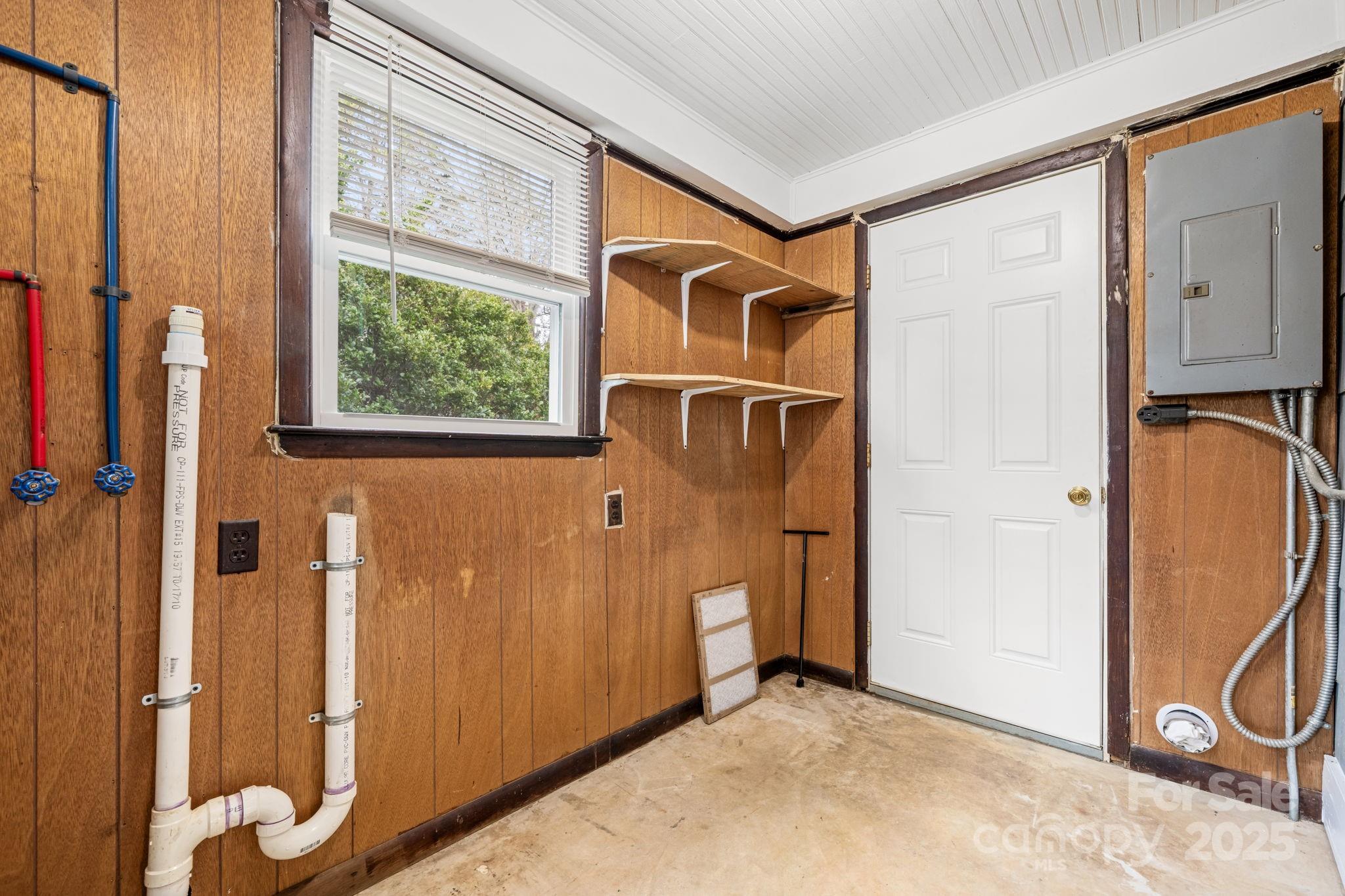 1529 4th Street NE — Hickory