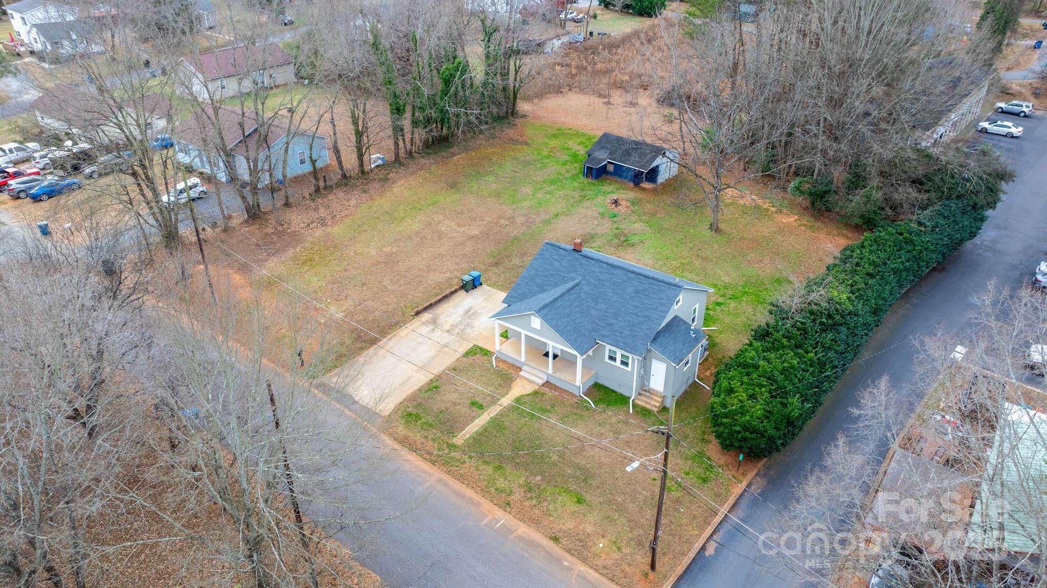 1529 4th Street NE — Hickory