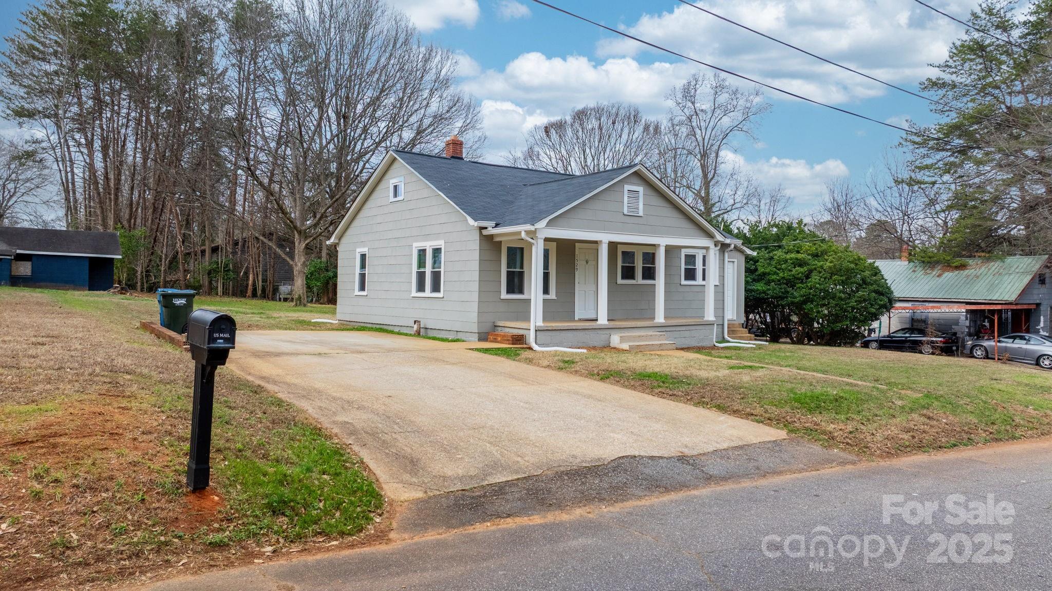 1529 4th Street NE — Hickory