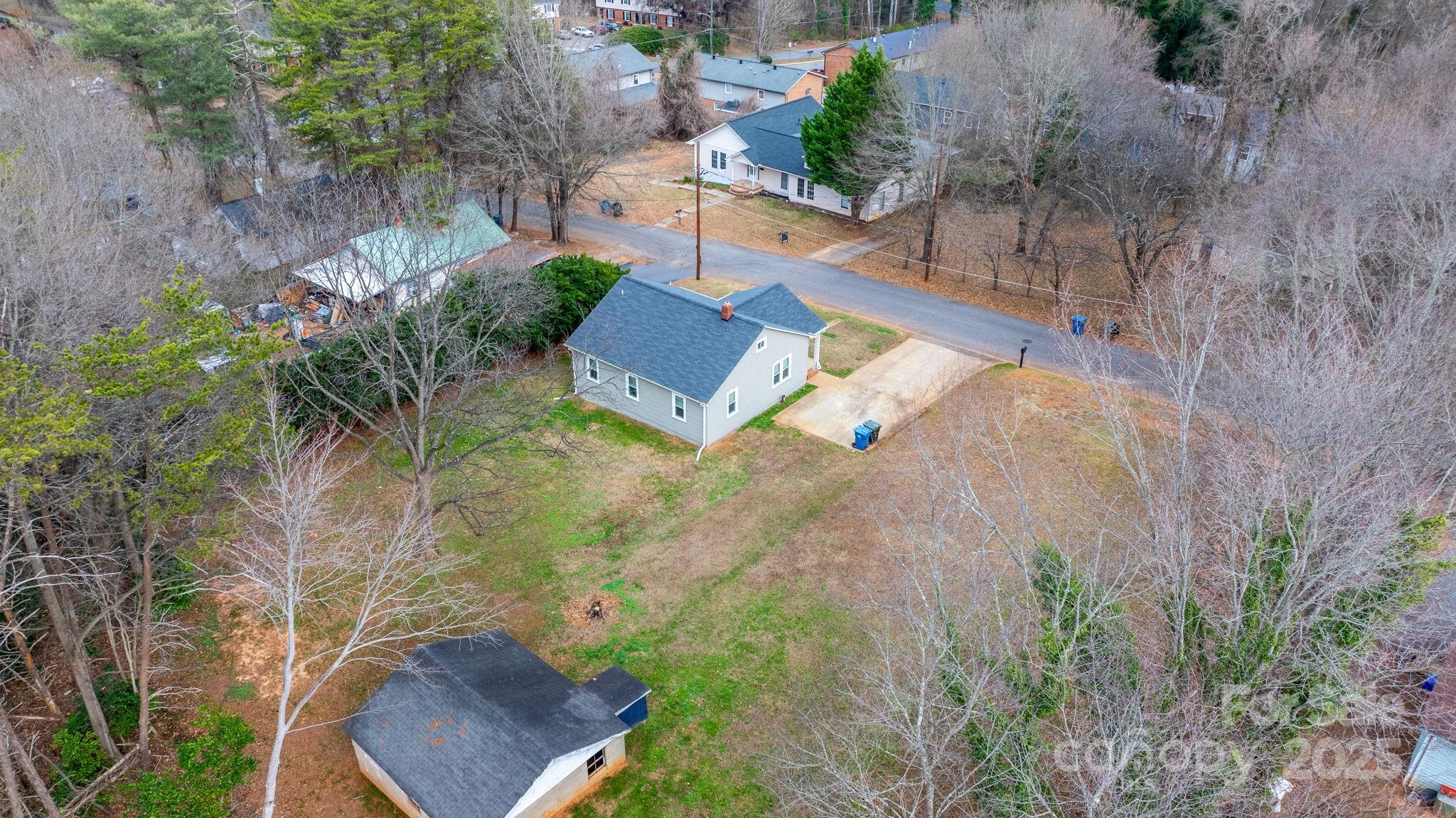 1529 4th Street NE — Hickory
