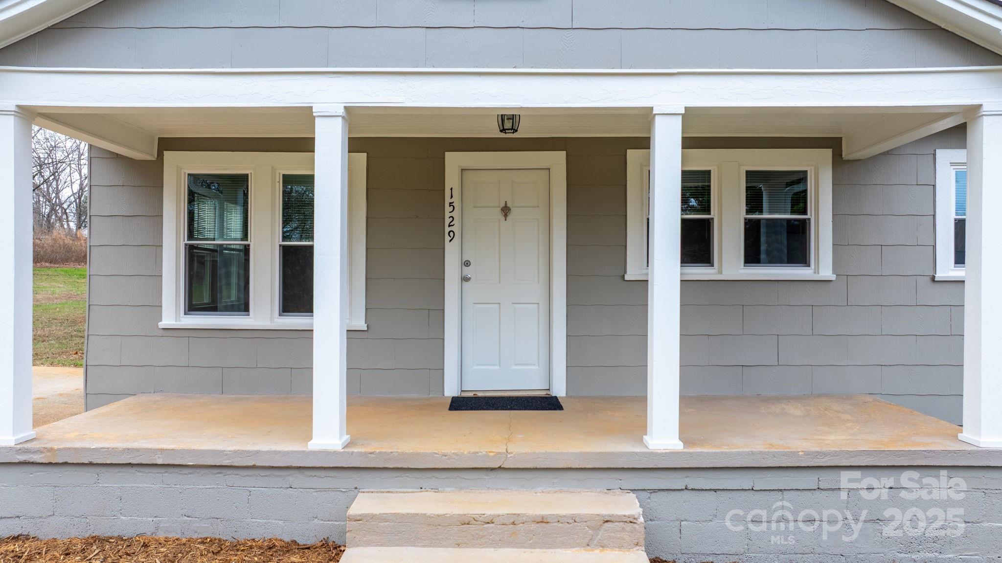1529 4th Street NE — Hickory