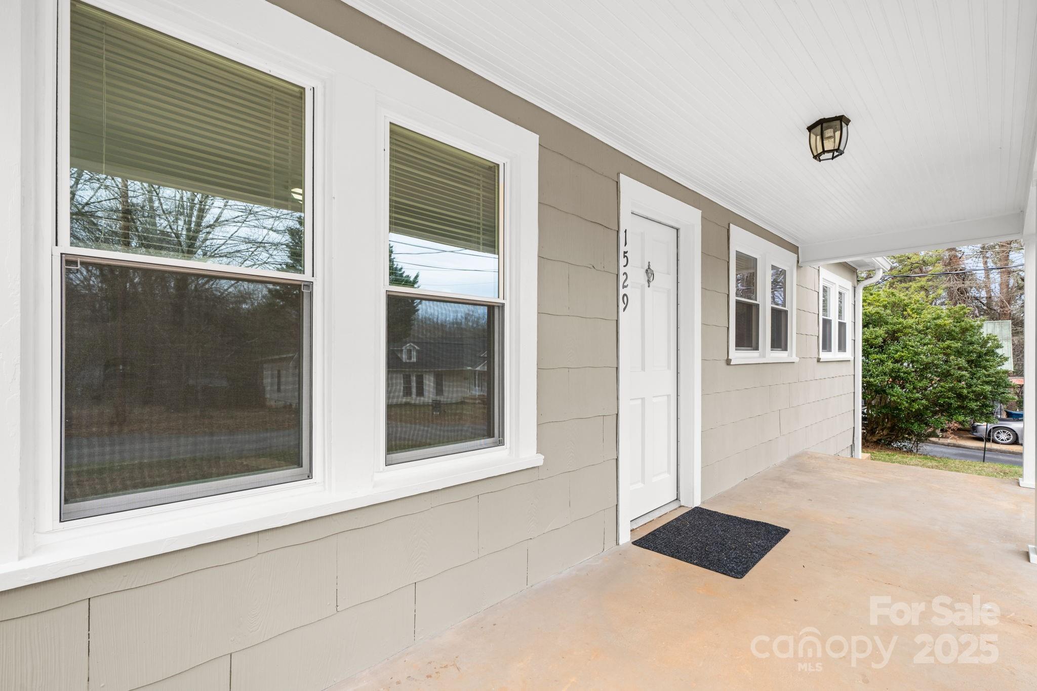 1529 4th Street NE — Hickory