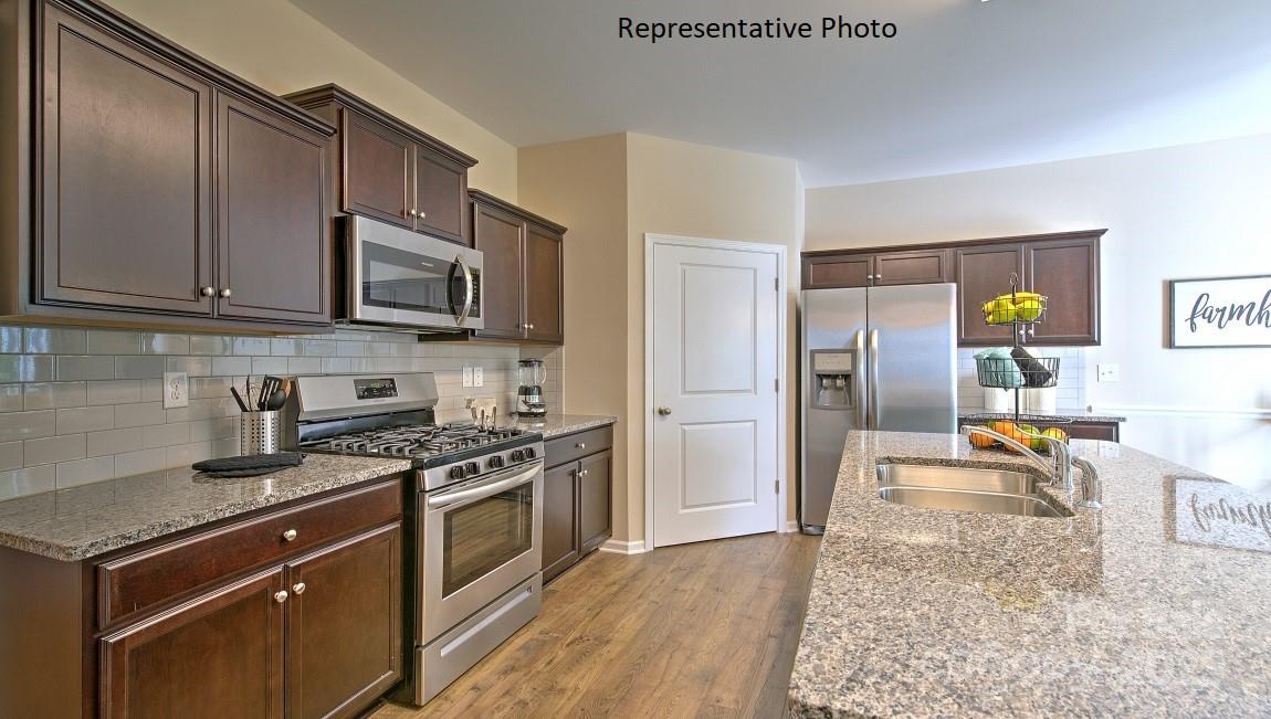 637 17th Avenue Drive NE — Hickory