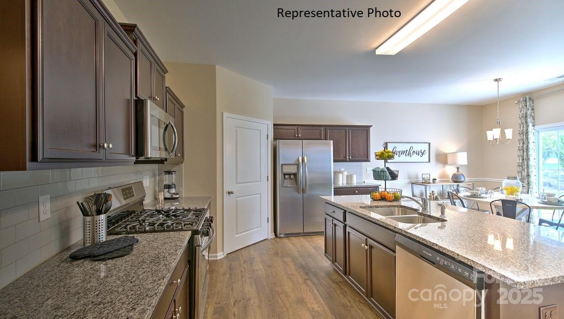 637 17th Avenue Drive NE — Hickory