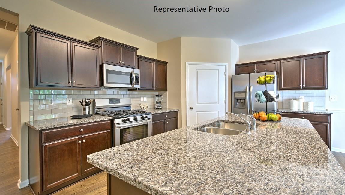 637 17th Avenue Drive NE — Hickory