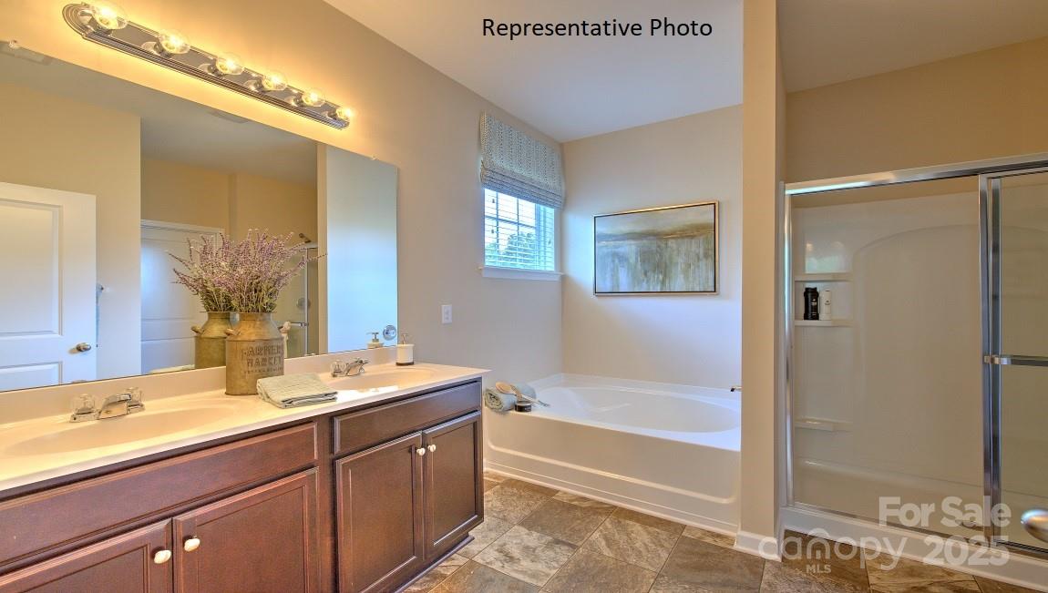 637 17th Avenue Drive NE — Hickory