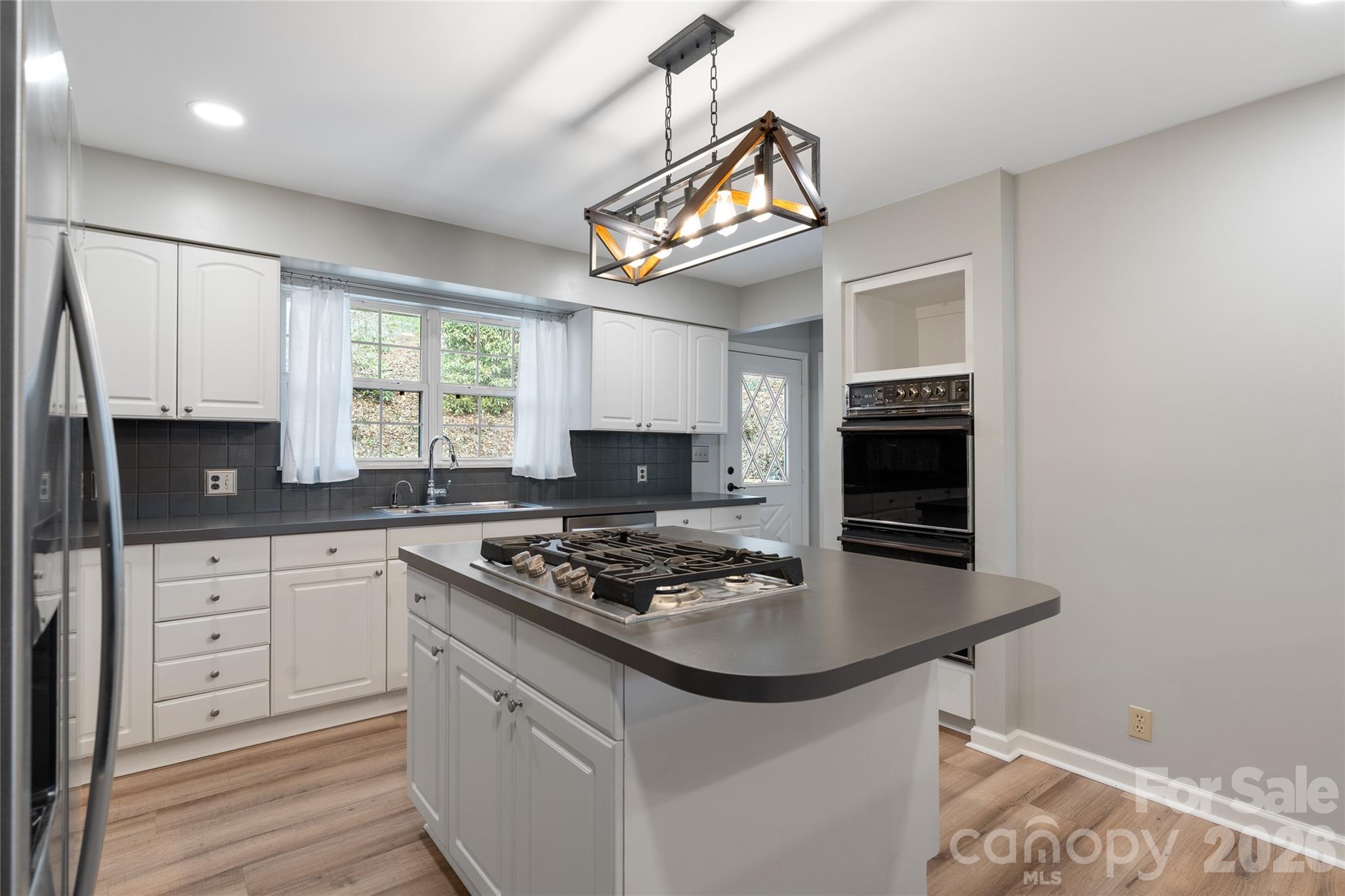 177 Country Road — Brevard
