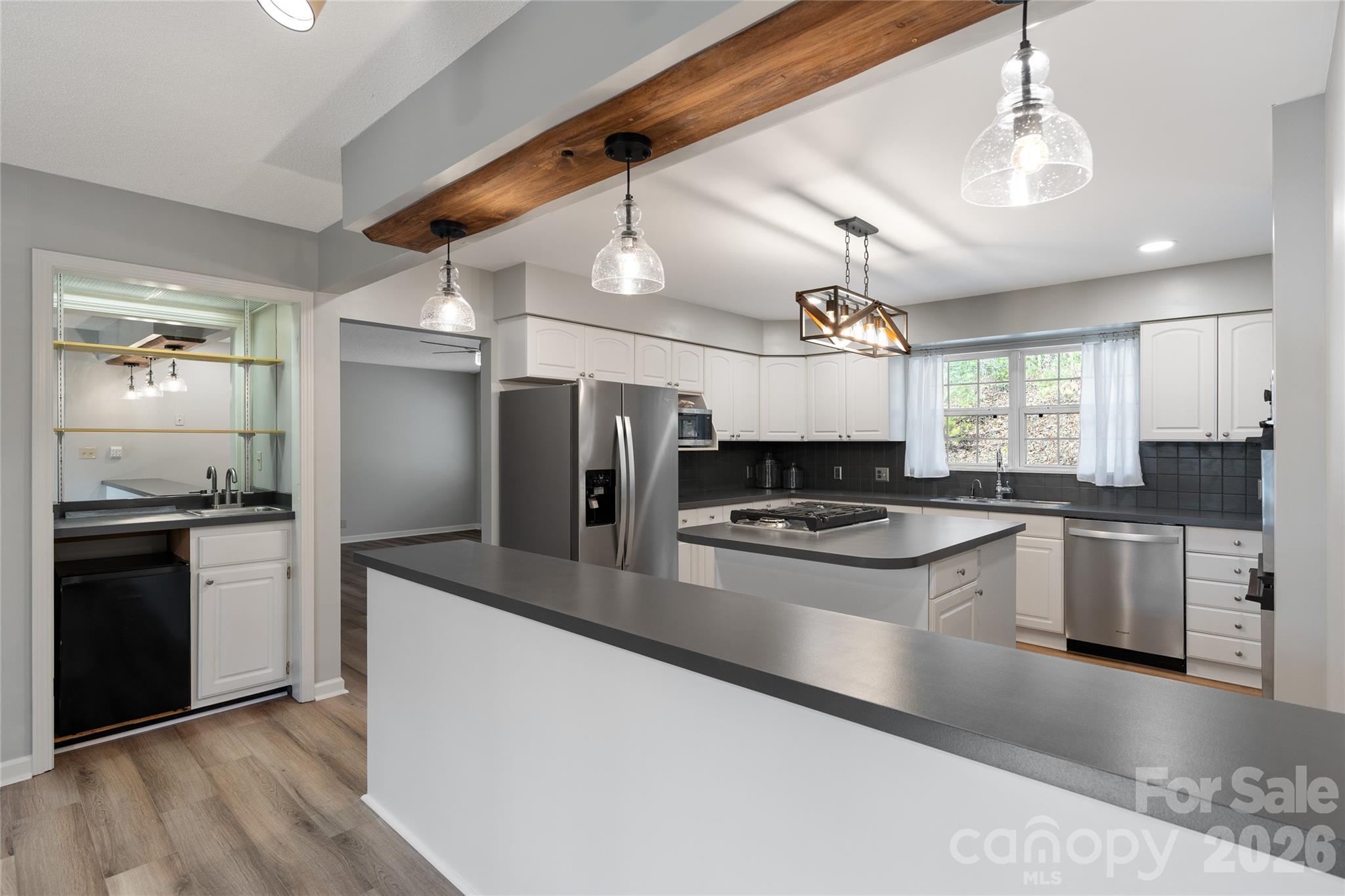 177 Country Road — Brevard