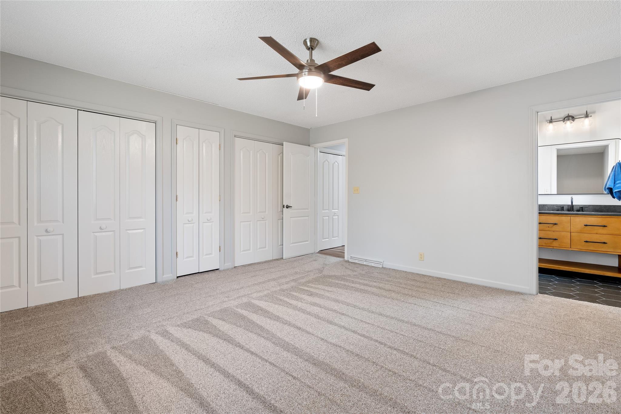 177 Country Road — Brevard