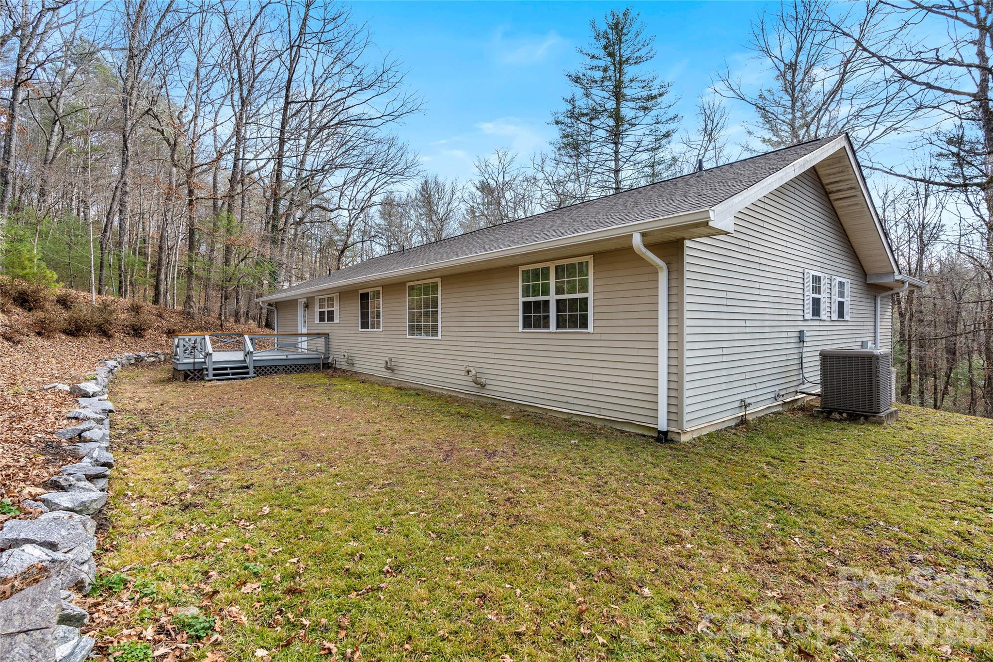 177 Country Road — Brevard