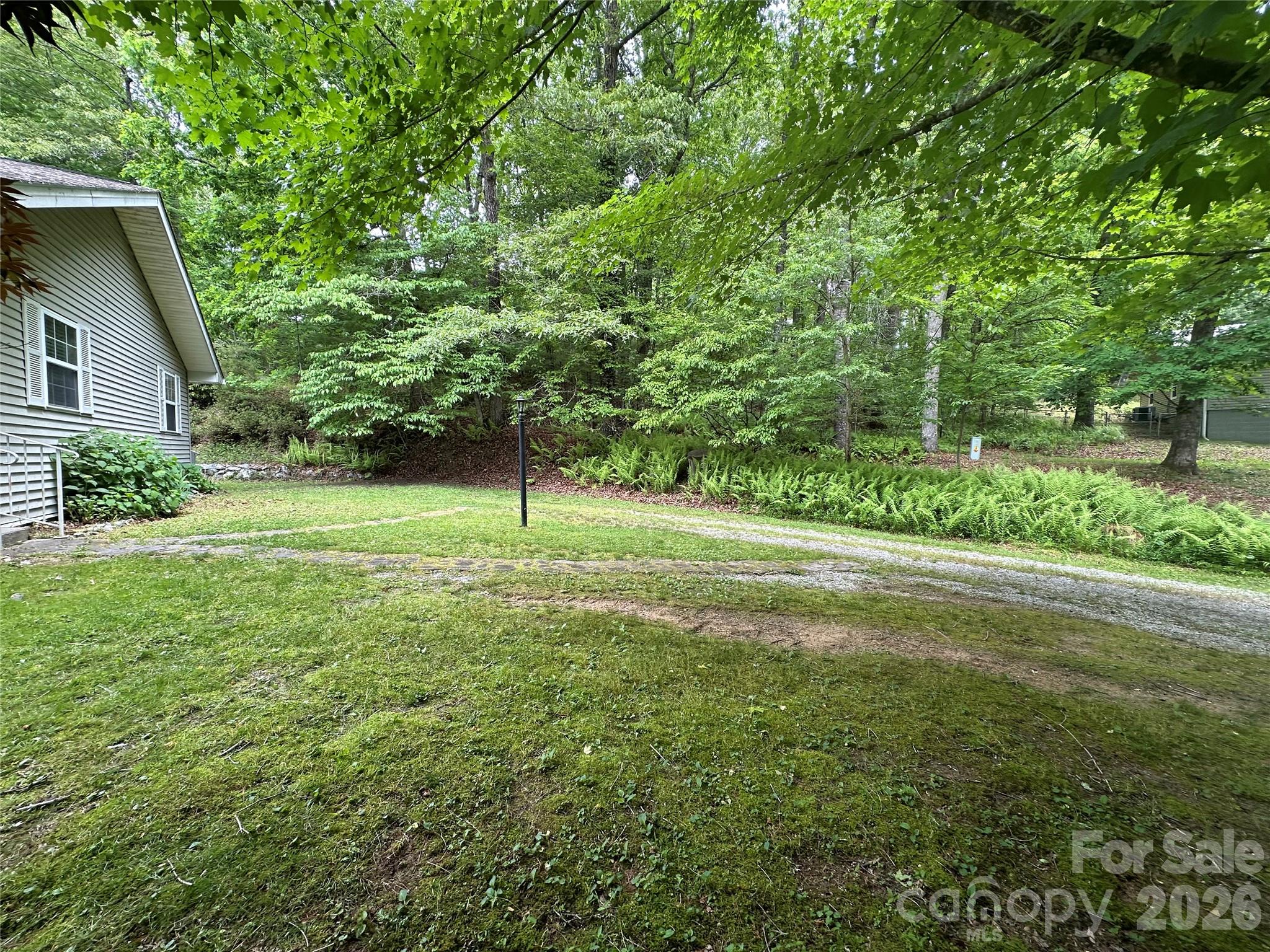 177 Country Road — Brevard