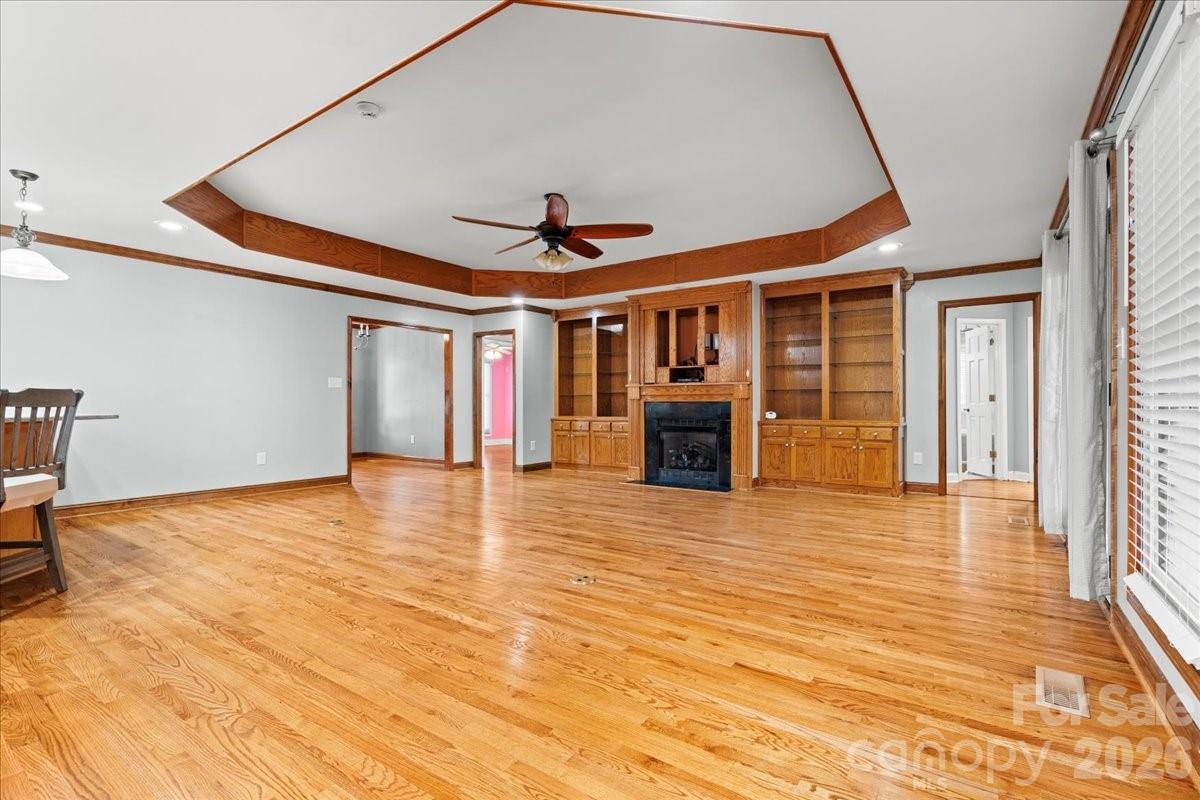 1935 Oakland Church Road — Chesterfield