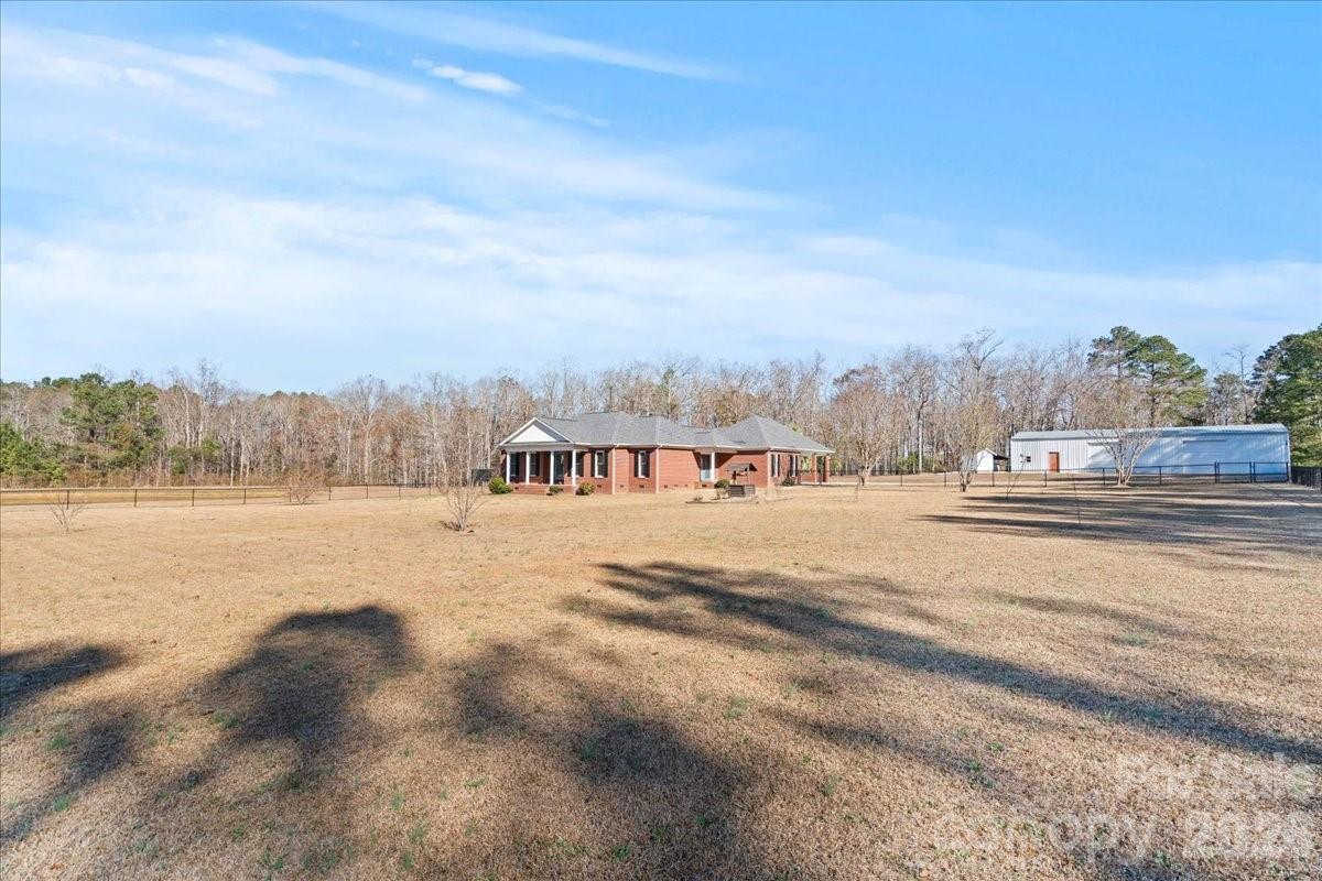 1935 Oakland Church Road — Chesterfield