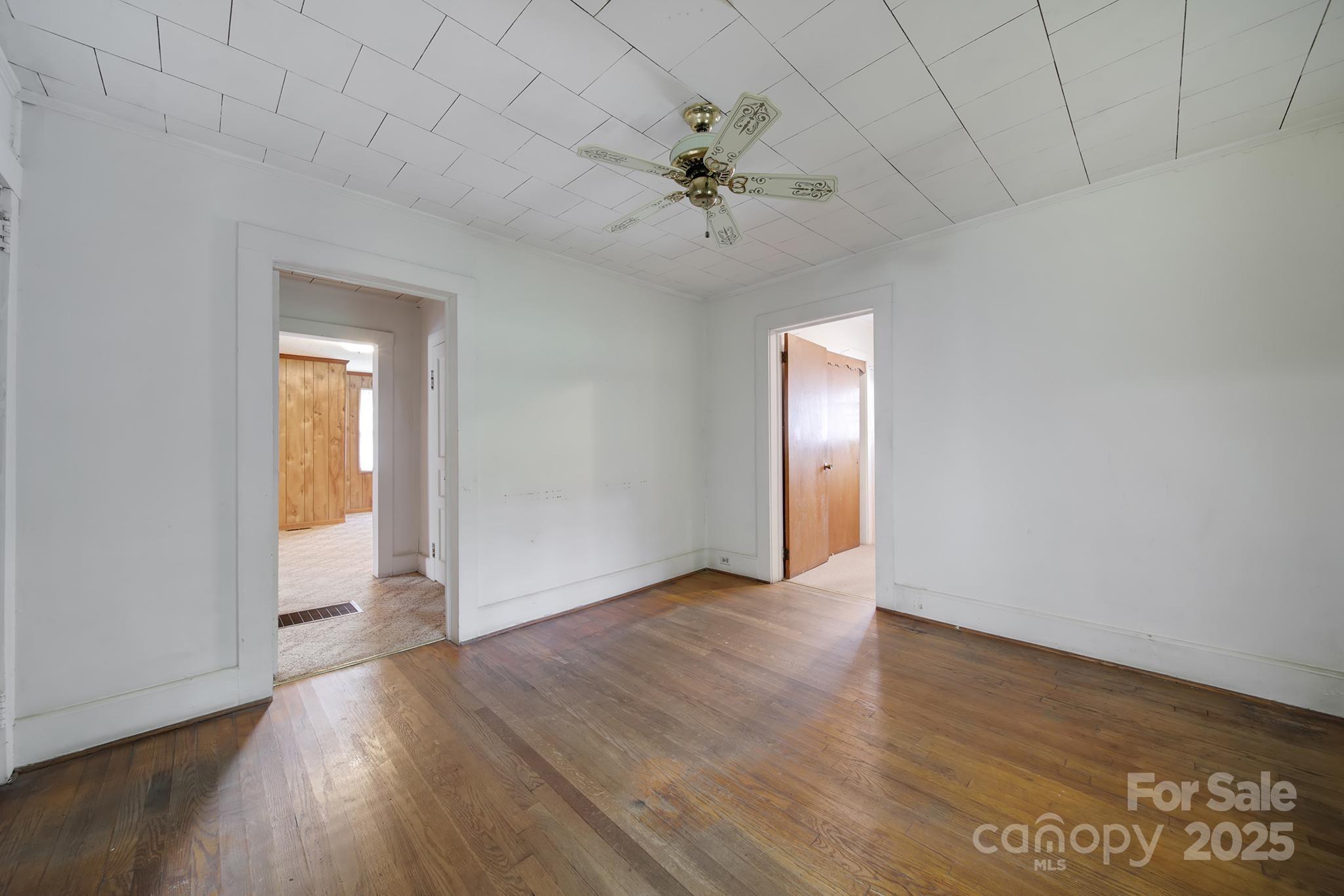 1670 Lynwood Drive — Lancaster