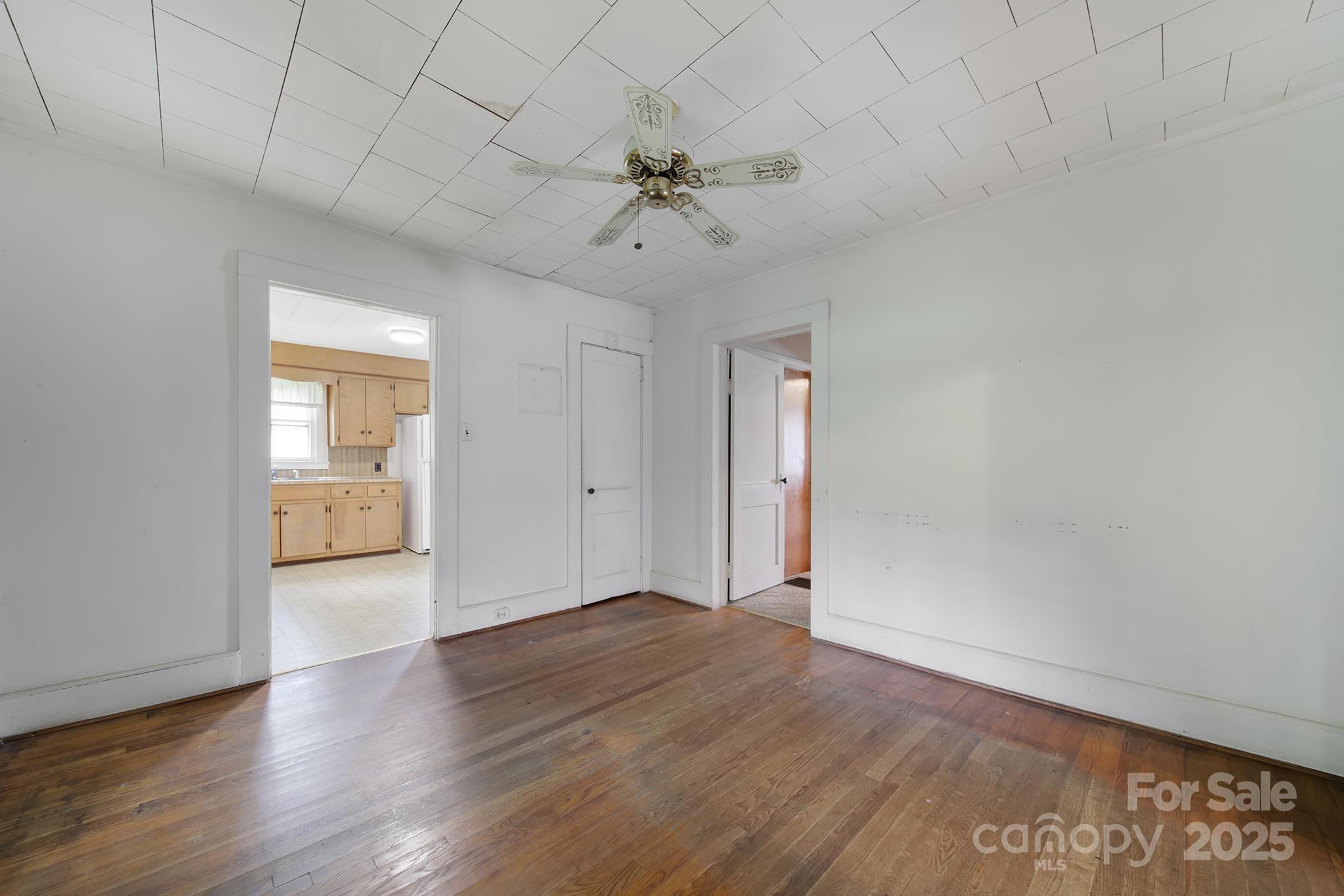 1670 Lynwood Drive — Lancaster