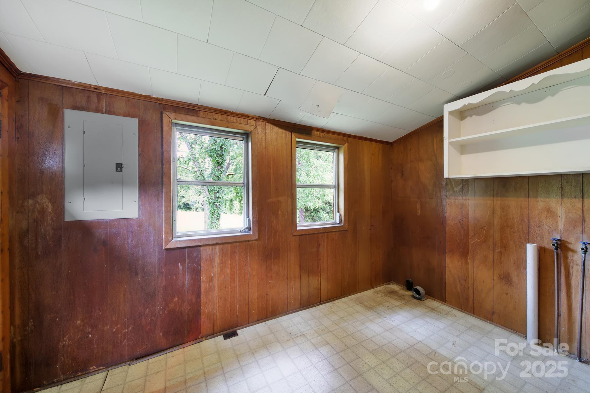1670 Lynwood Drive — Lancaster