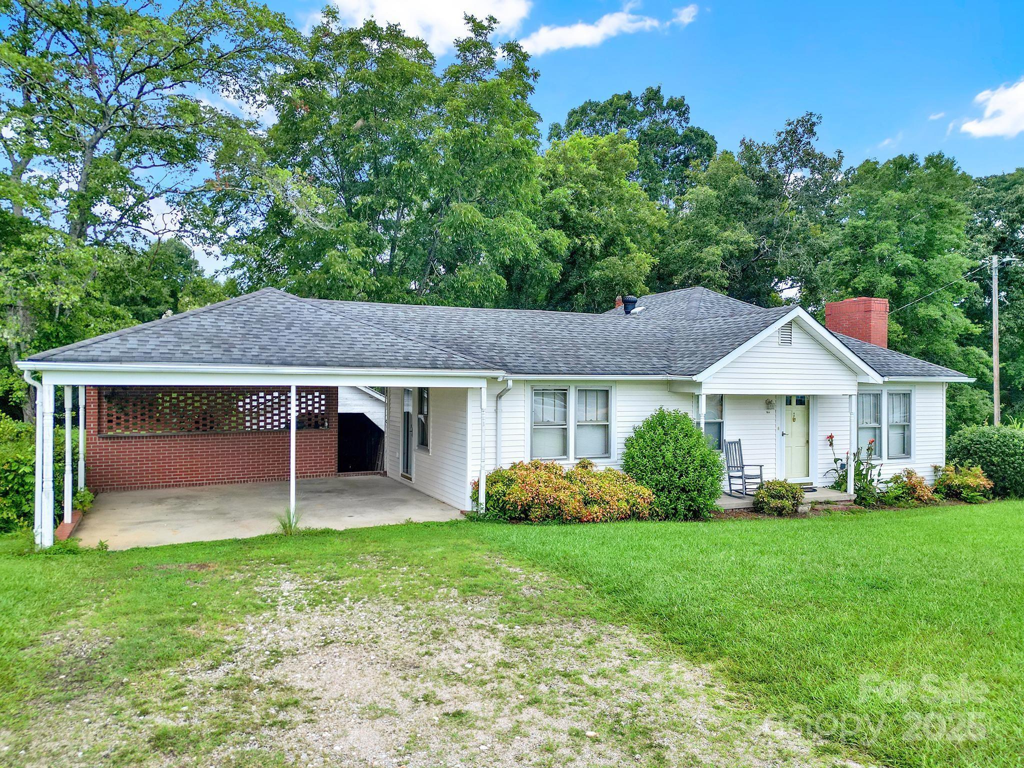 1670 Lynwood Drive — Lancaster
