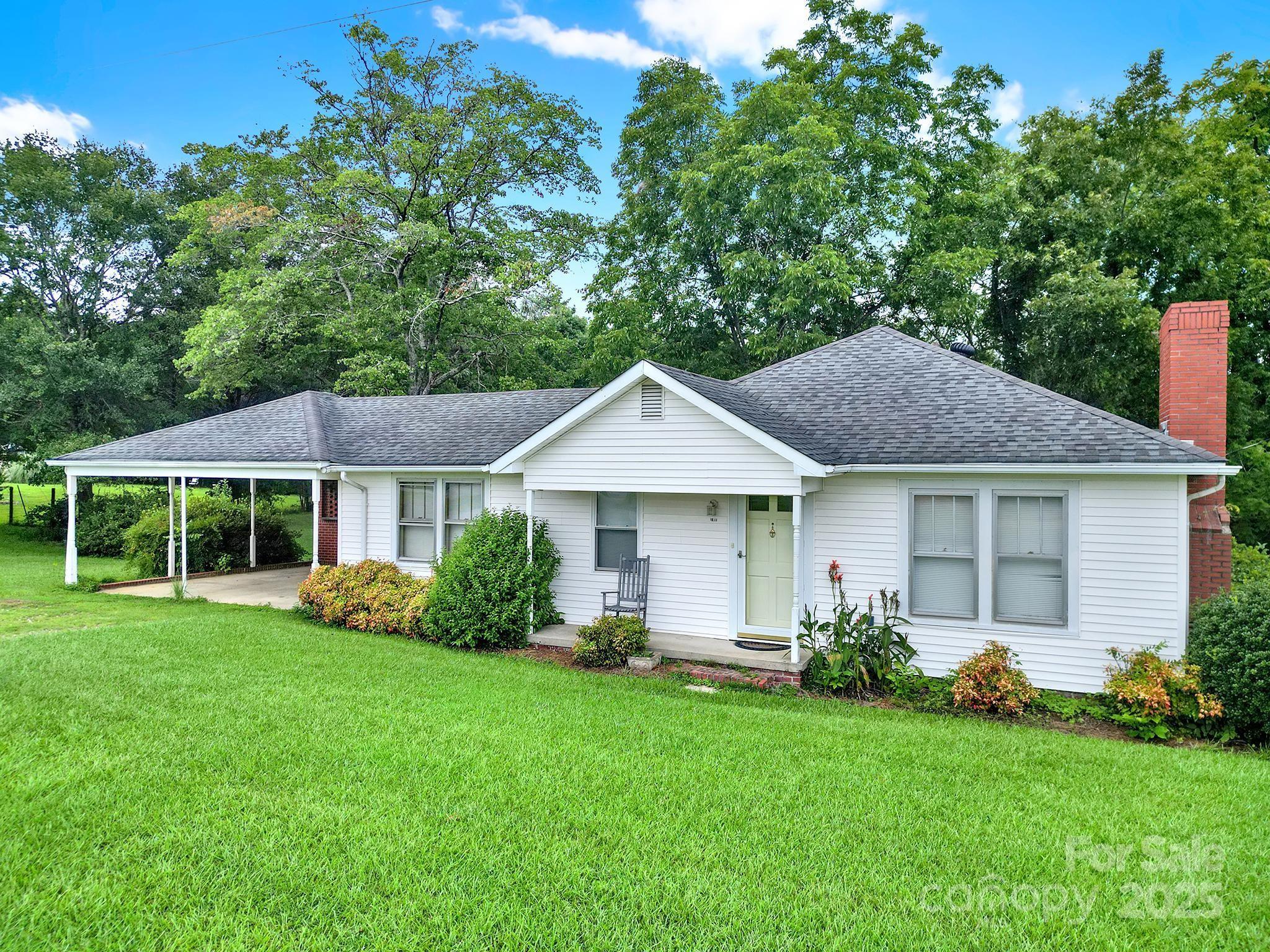1670 Lynwood Drive — Lancaster