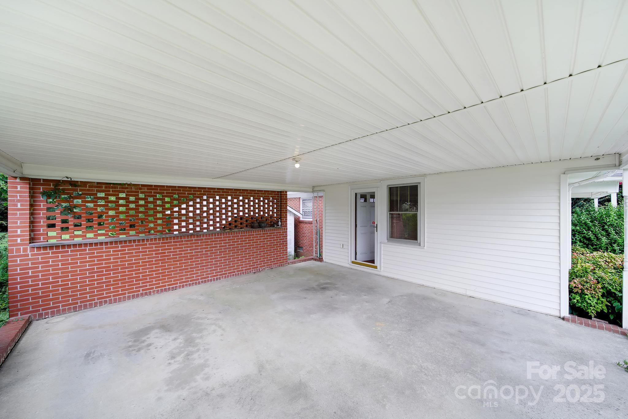 1670 Lynwood Drive — Lancaster