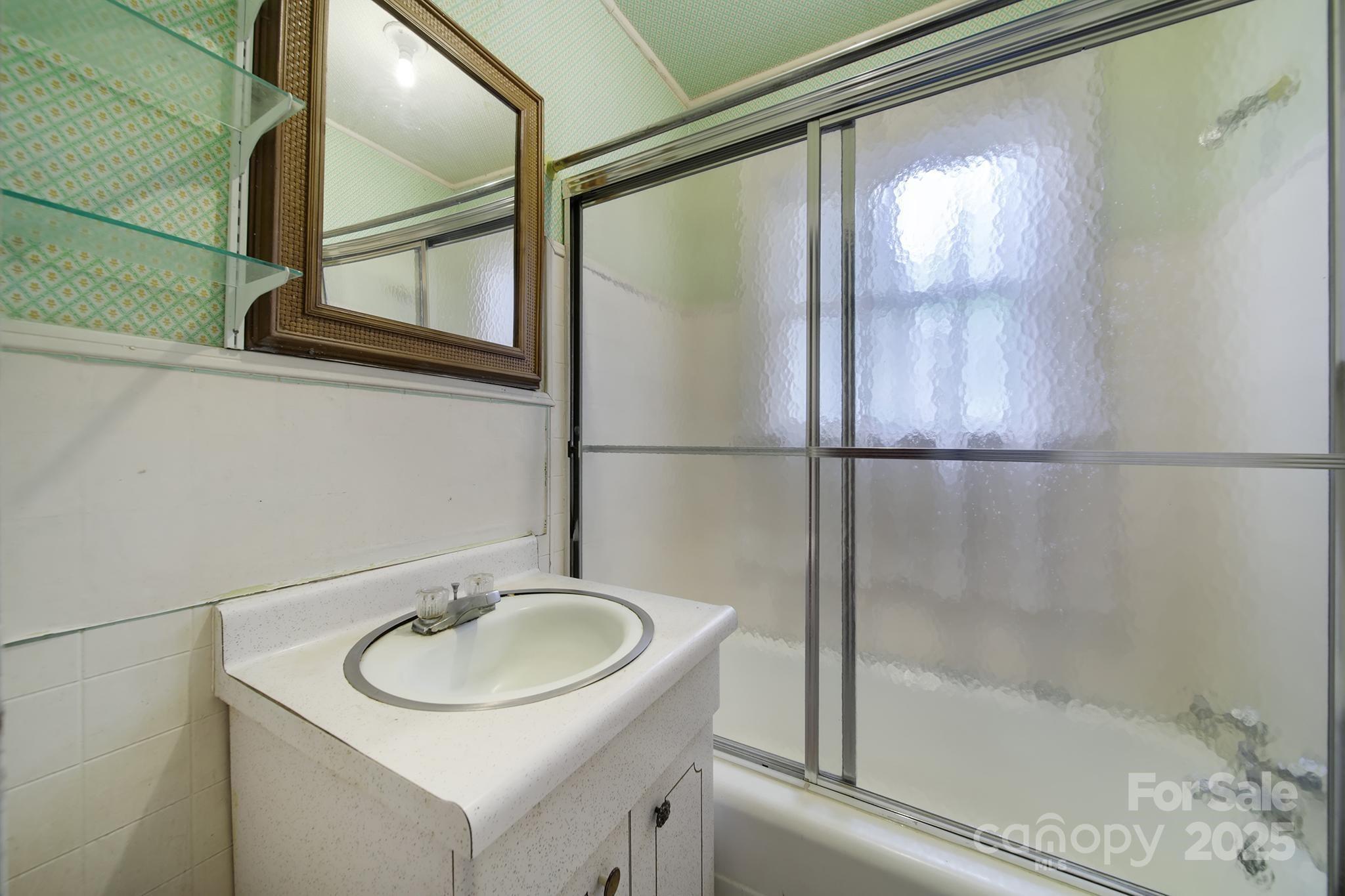 1670 Lynwood Drive — Lancaster