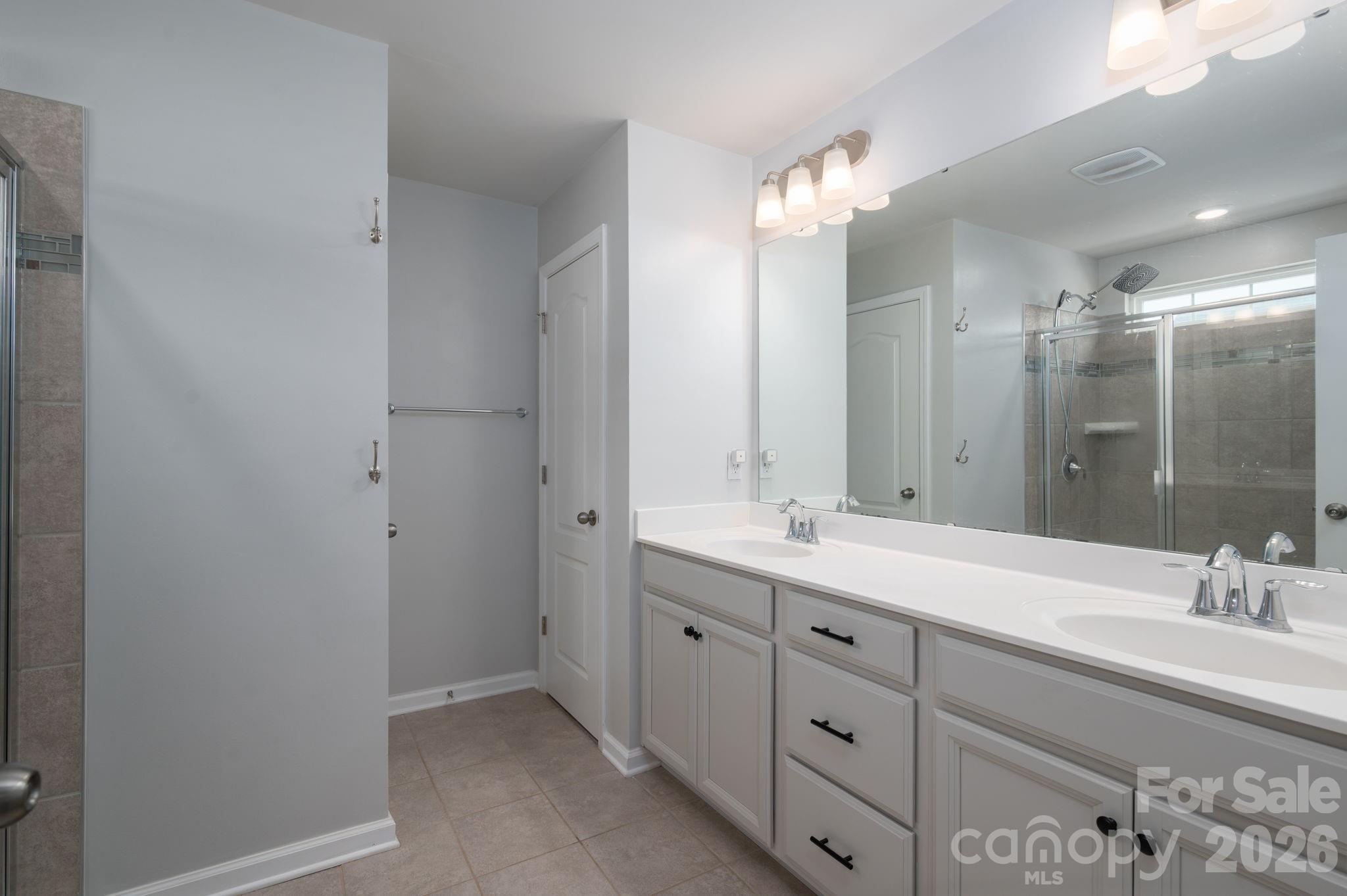 2643 Swamp Chestnut Oak Drive — Gastonia