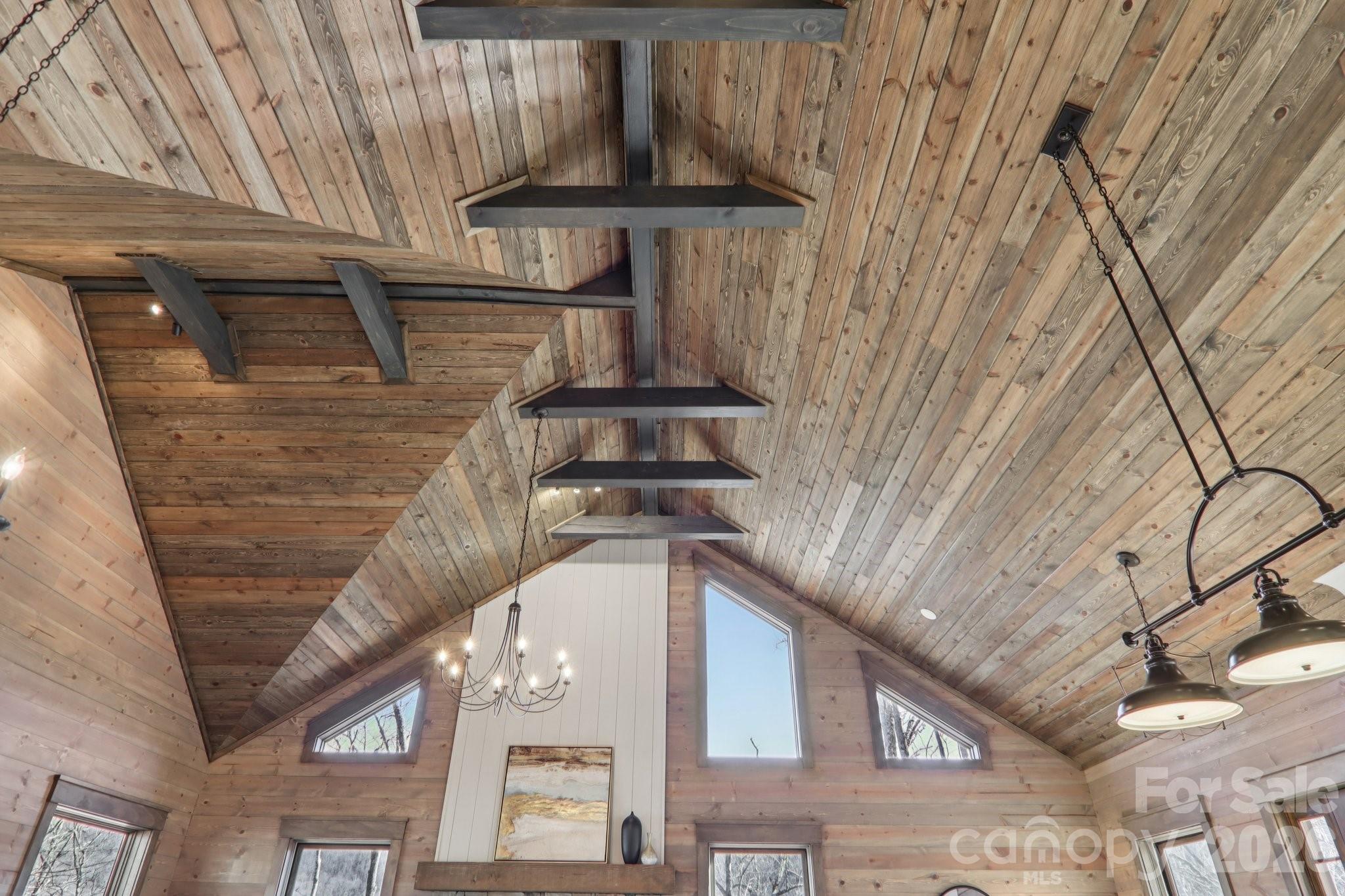 102 Iga Trail — Maggie Valley