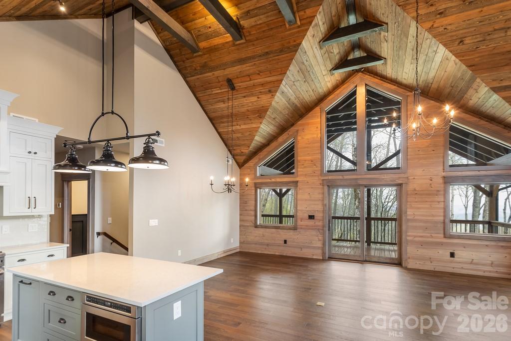 102 Iga Trail — Maggie Valley