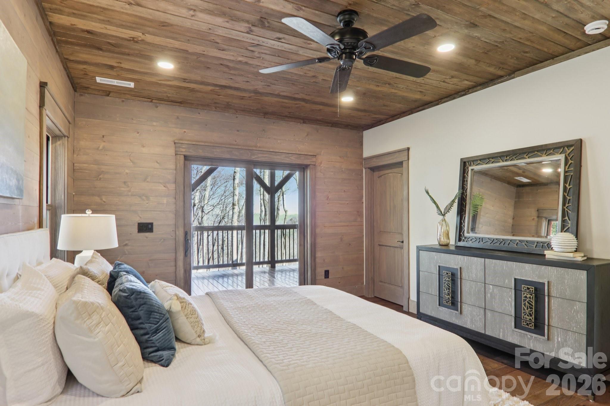 102 Iga Trail — Maggie Valley