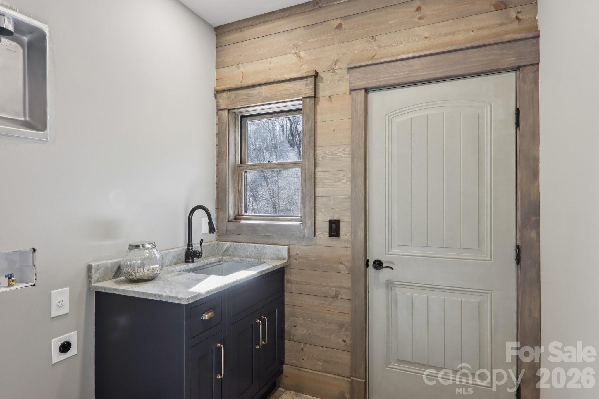 102 Iga Trail — Maggie Valley