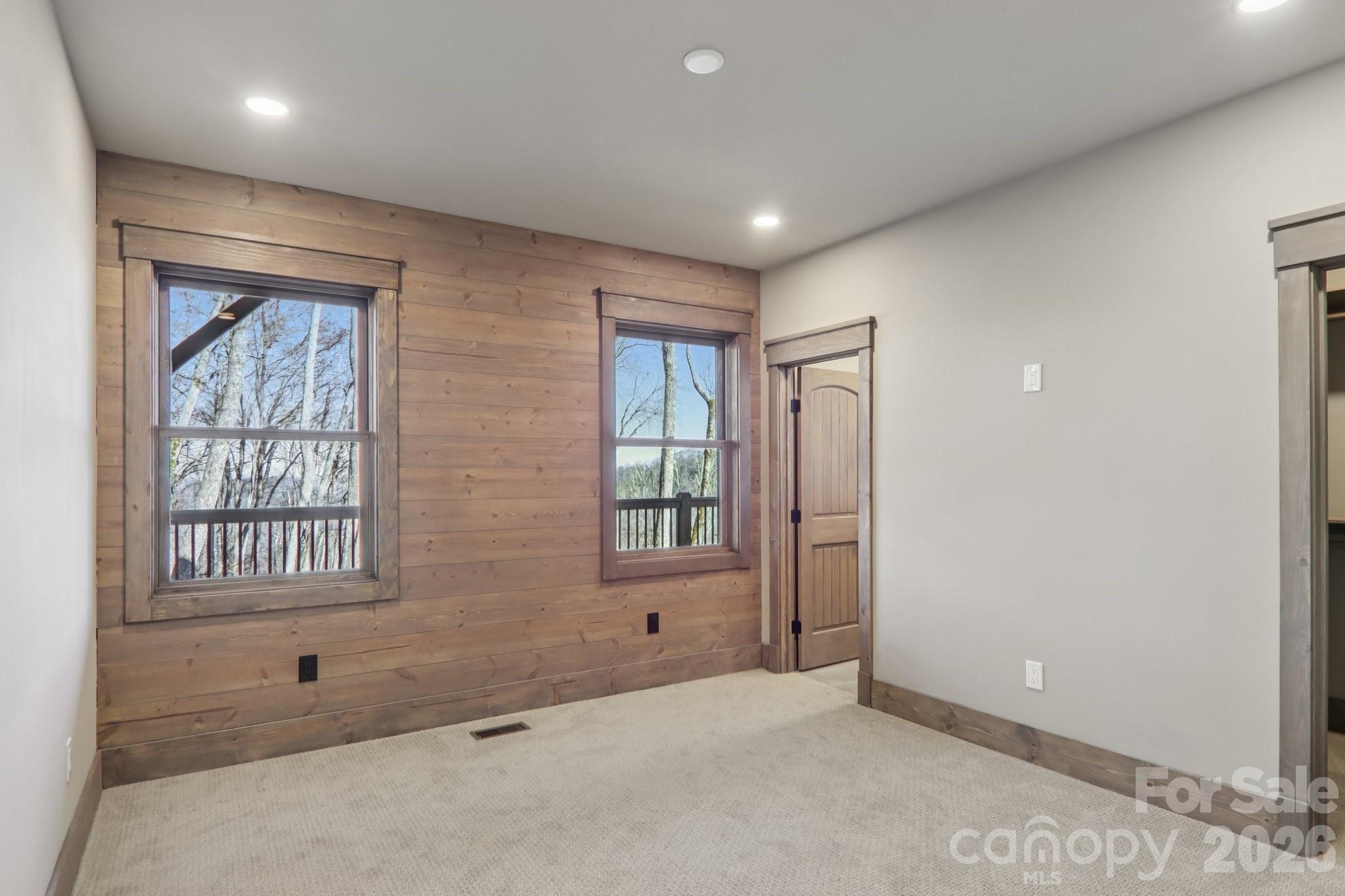 102 Iga Trail — Maggie Valley