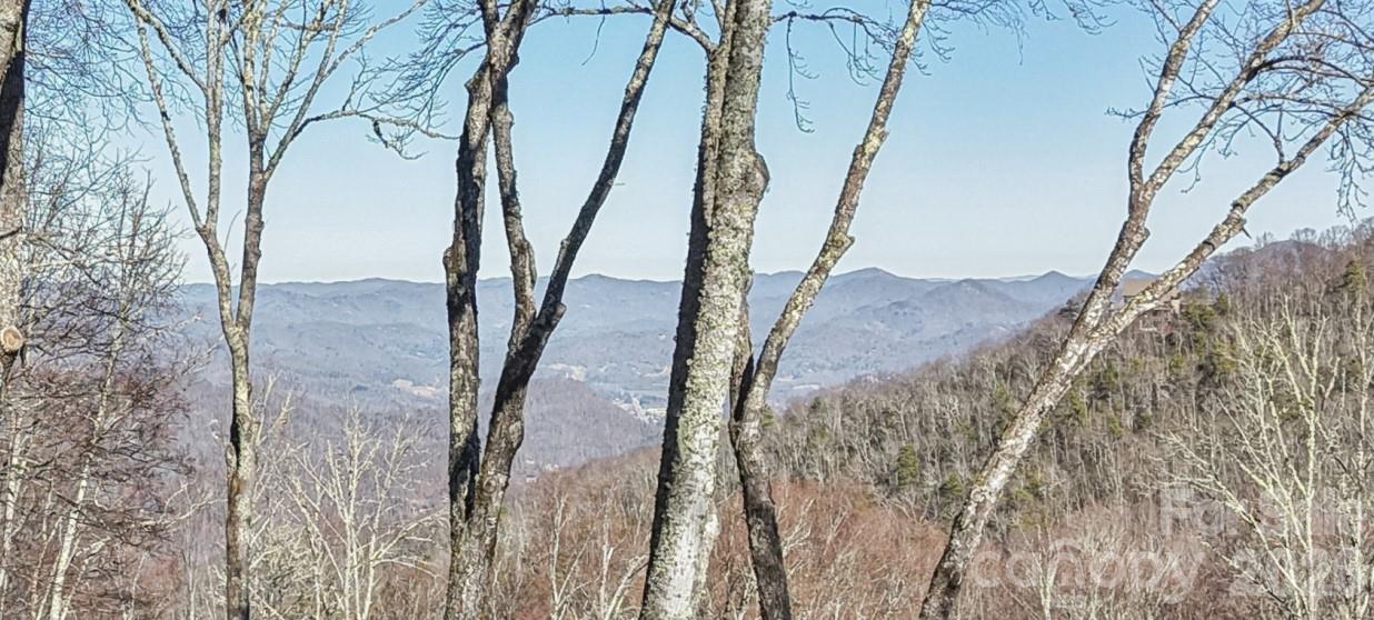 102 Iga Trail — Maggie Valley