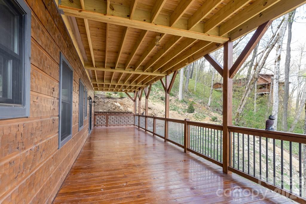 102 Iga Trail — Maggie Valley