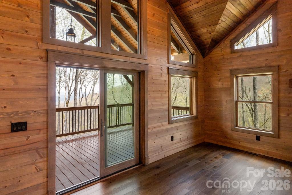 102 Iga Trail — Maggie Valley