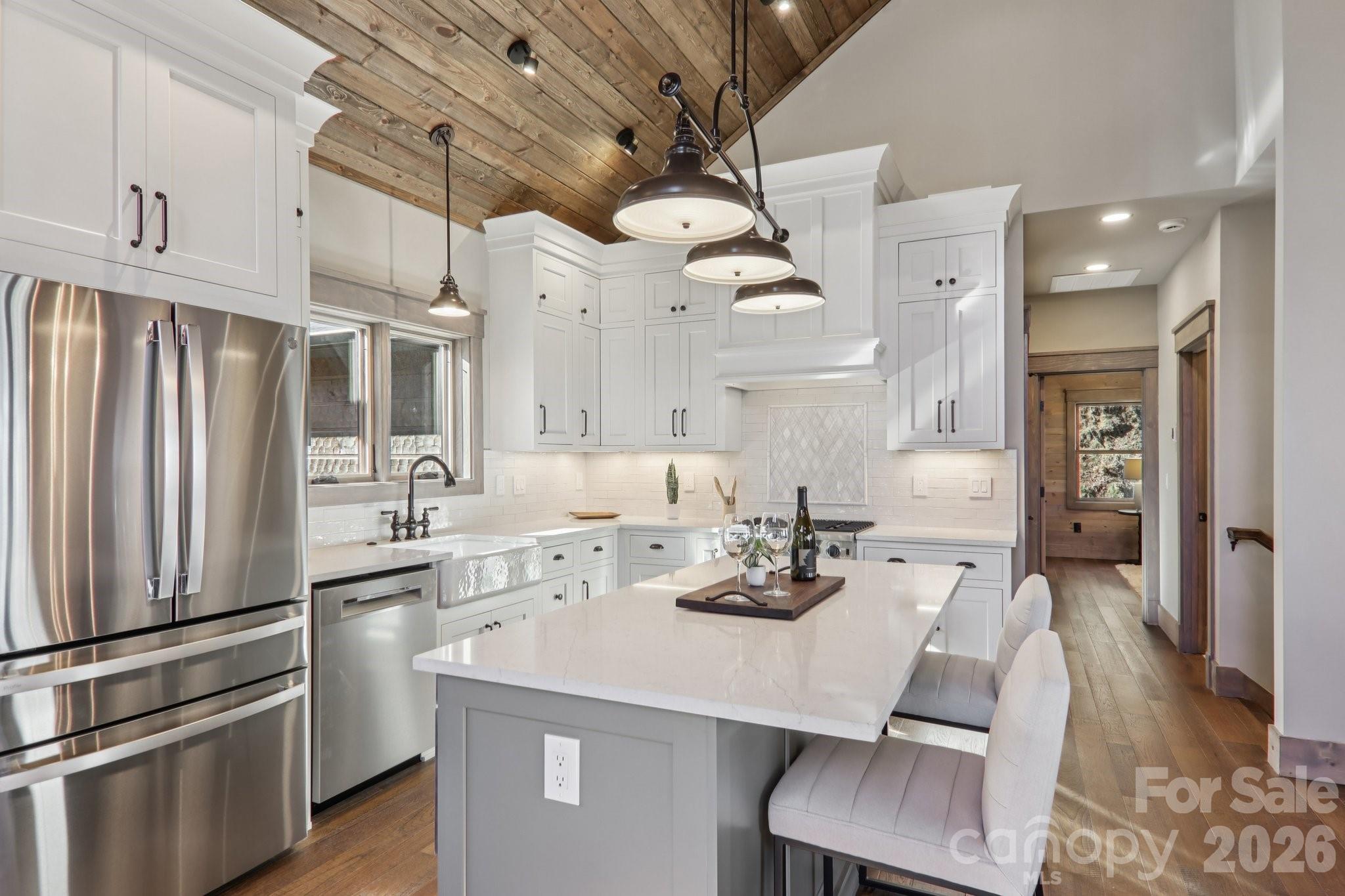 102 Iga Trail — Maggie Valley