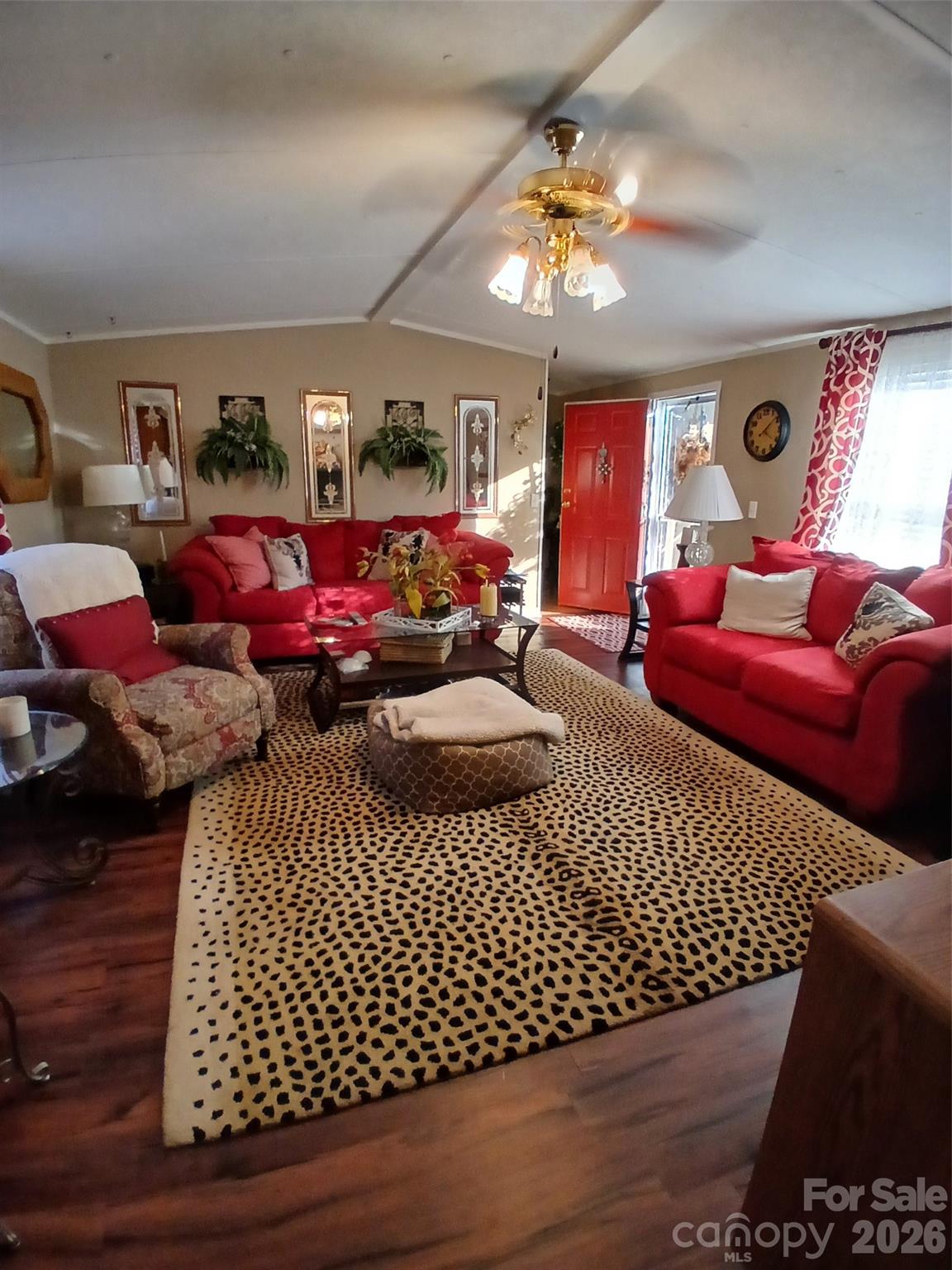 2157 Ross Cauthen Road — Lancaster