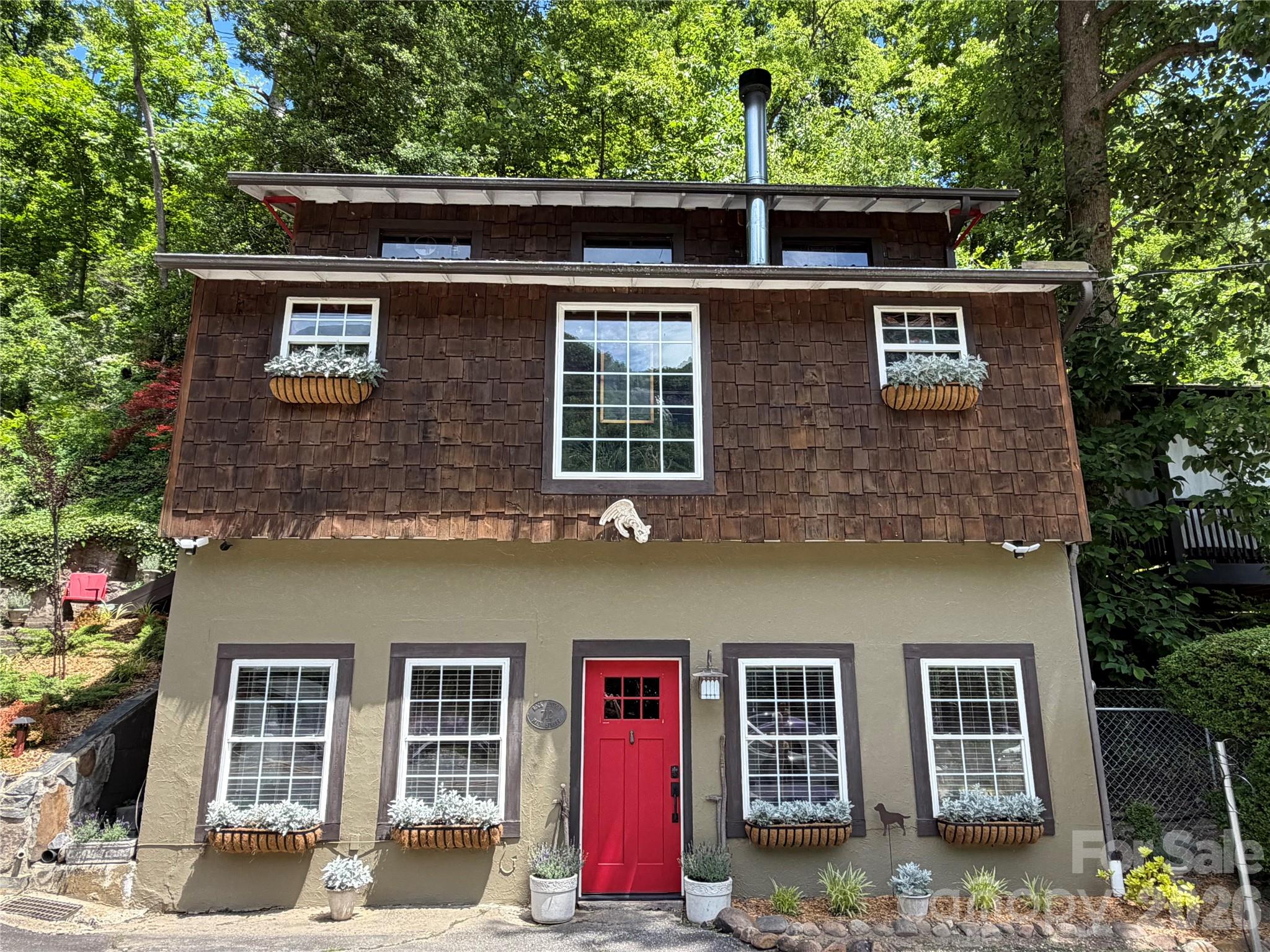 712 Main Street — Chimney Rock