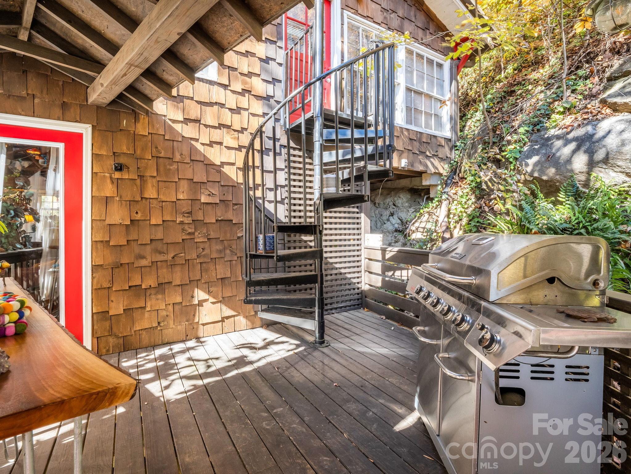 712 Main Street — Chimney Rock